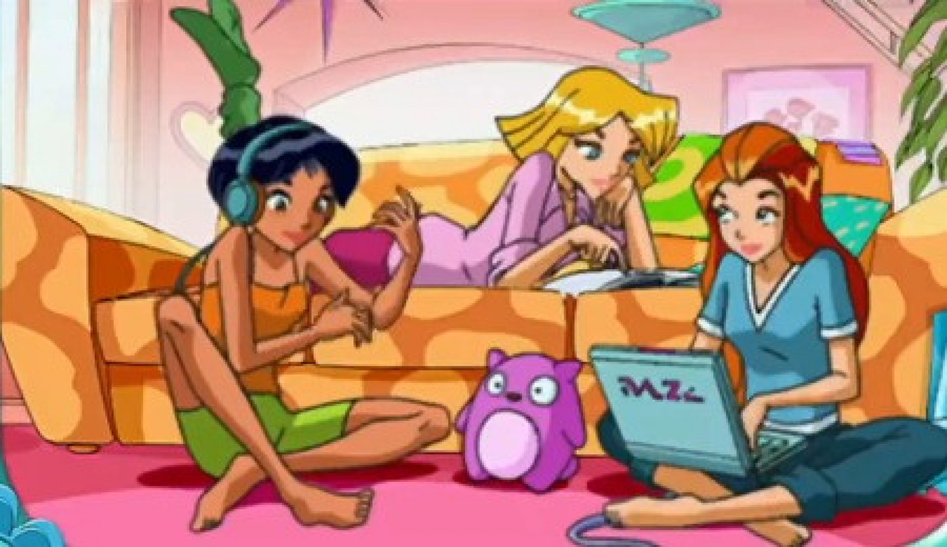 'TV Globinho' voltou &agrave; programa&ccedil;&atilde;o da TV Globo na manh&atilde; deste s&aacute;bado (10) e despertou nostalgia de internautas