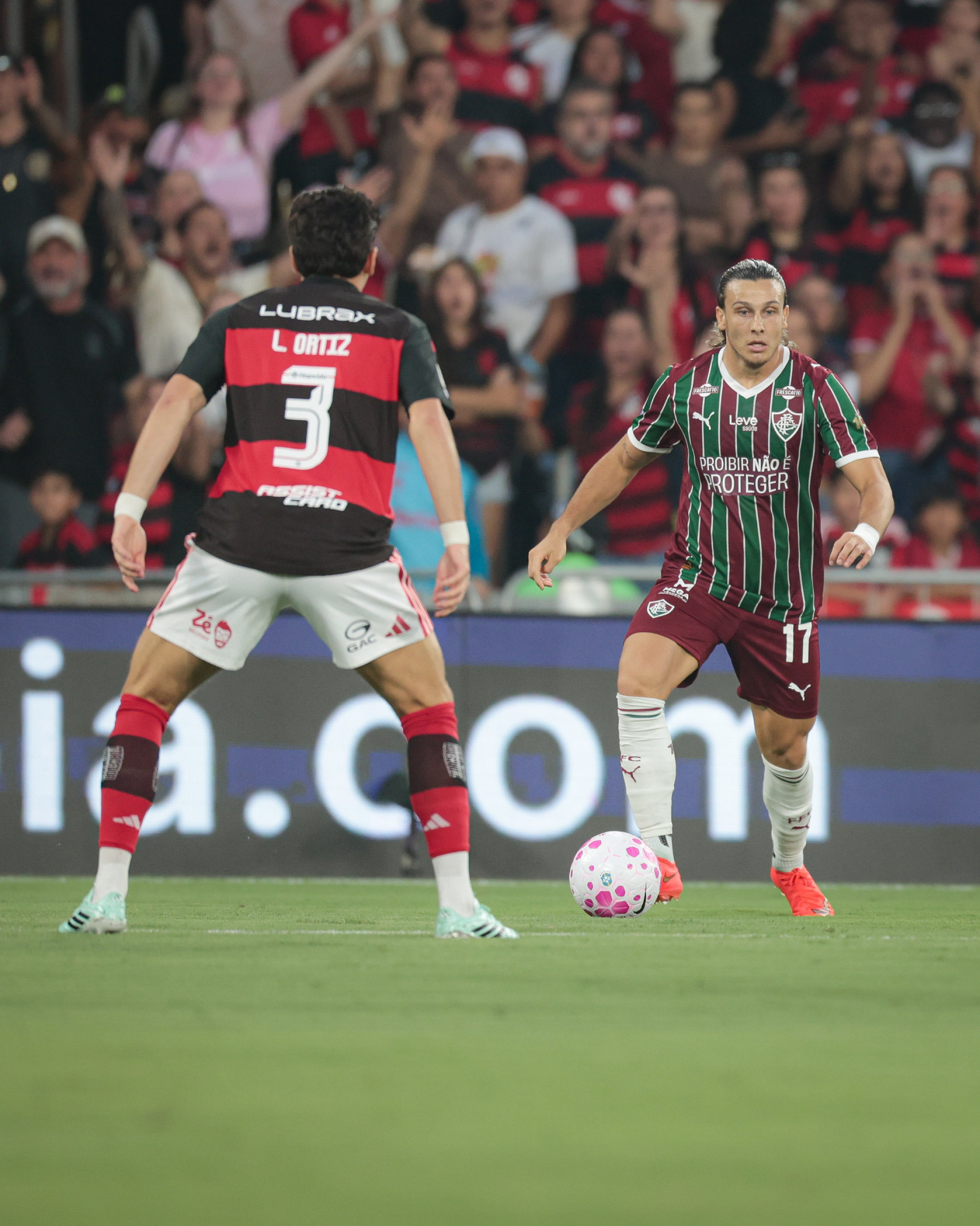 Canobbio é marcado por Léo Ortiz - Marcelo Gonçalves / Fluminense