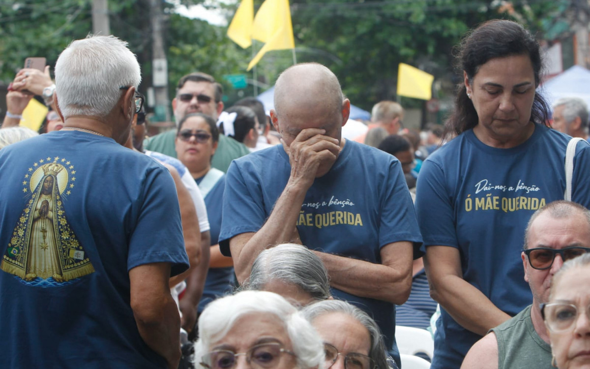 Milhares de fi&eacute;is se reuniram na Igreja Matriz de Nossa Senhora da Concei&ccedil;&atilde;o Aparecida