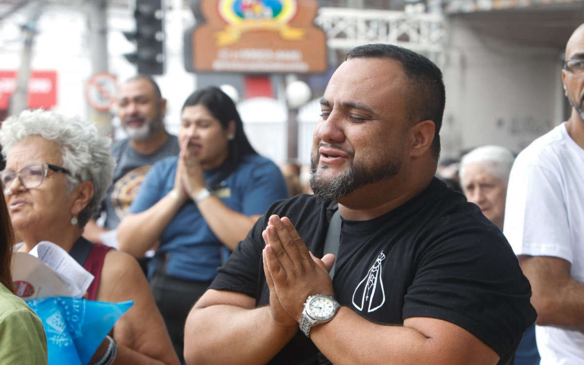 Fi&eacute;is lotaram Igreja Matriz de Nossa Senhora da Concei&ccedil;&atilde;o Aparecida