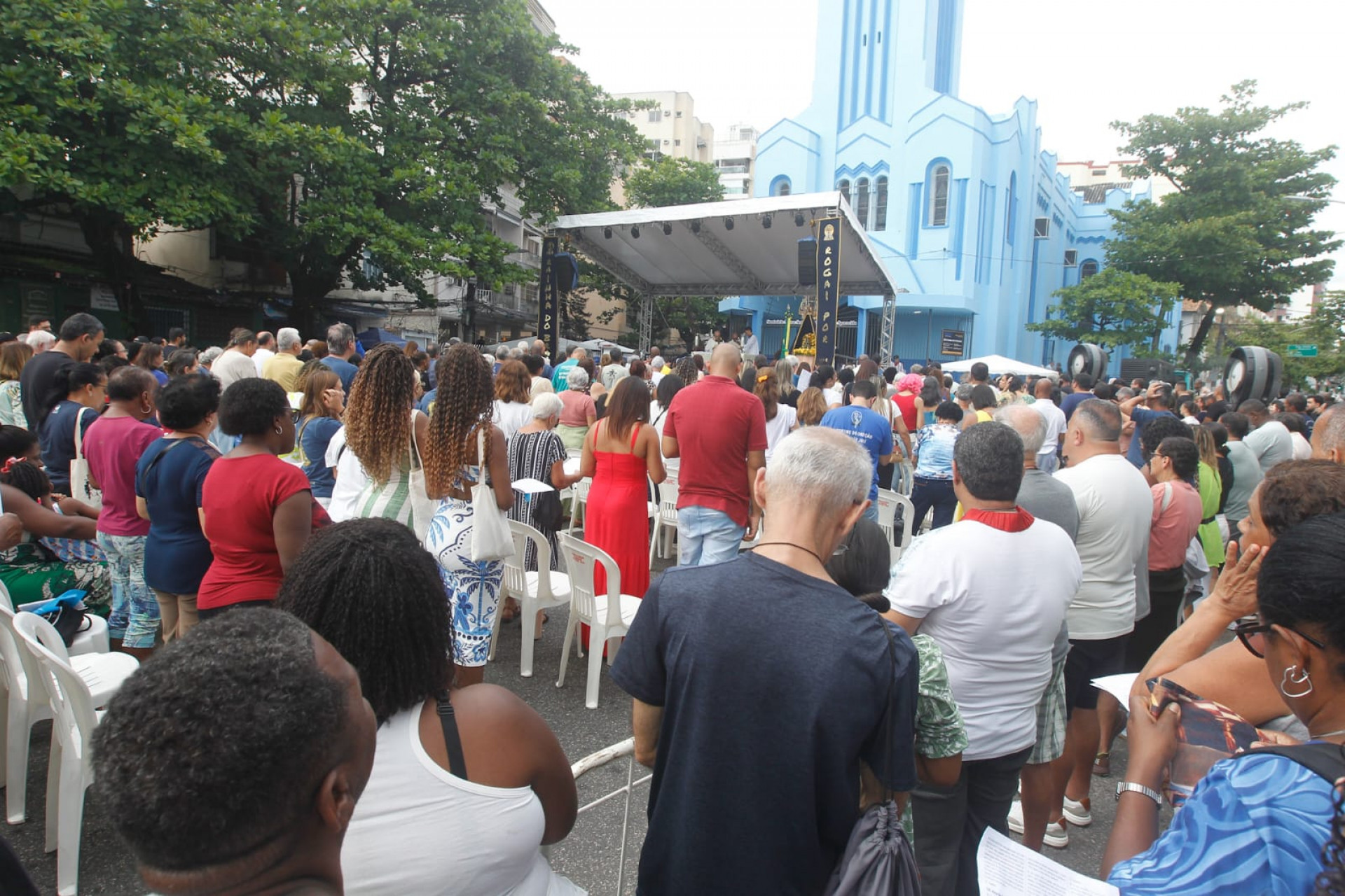 Milhares de fiéis se reuniram na Igreja Matriz de Nossa Senhora da Conceição Aparecida - Reginaldo Pimenta / Agência O Dia