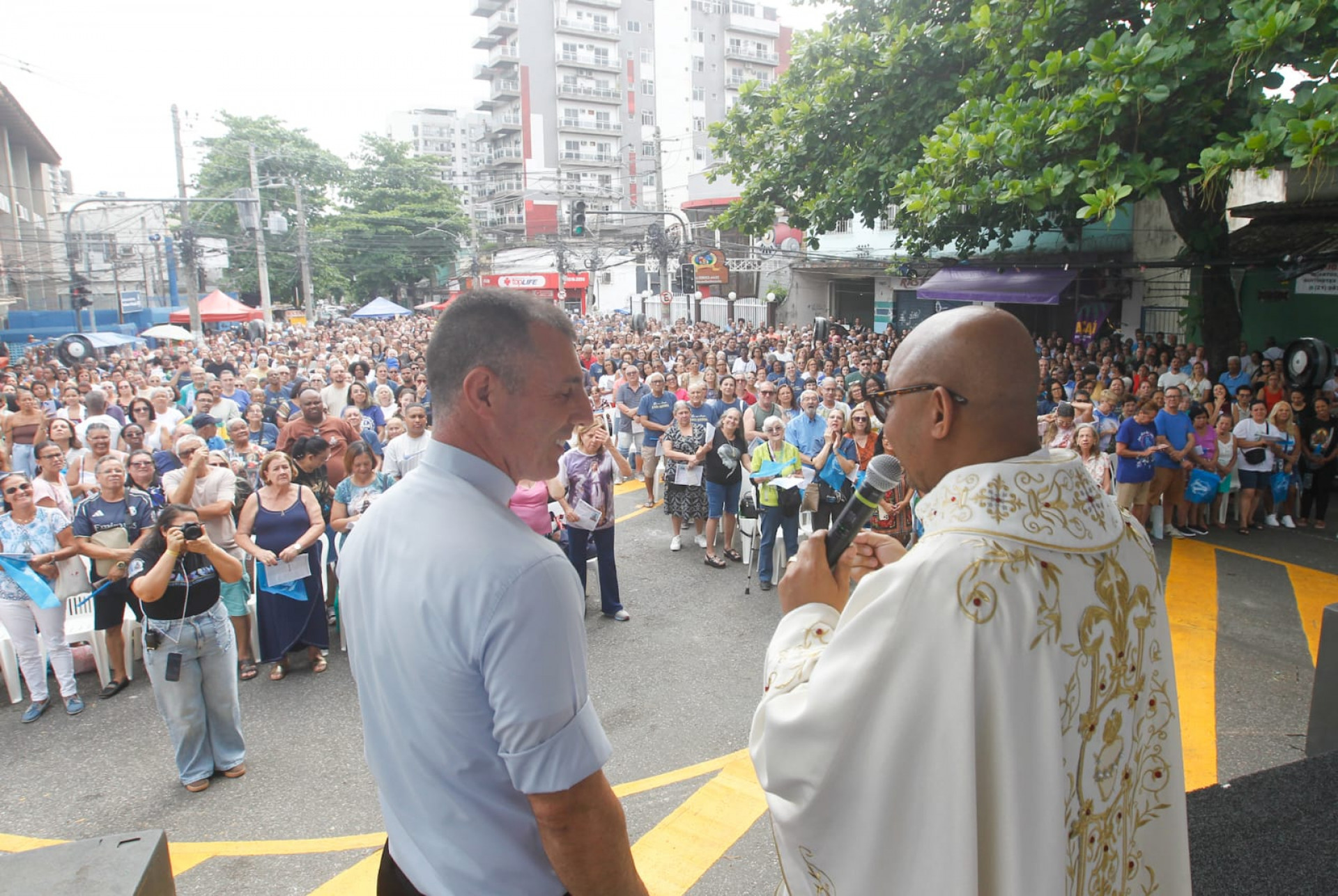 Milhares de fiéis se reuniram na Igreja Matriz de Nossa Senhora da Conceição Aparecida - Reginaldo Pimenta / Agência O Dia