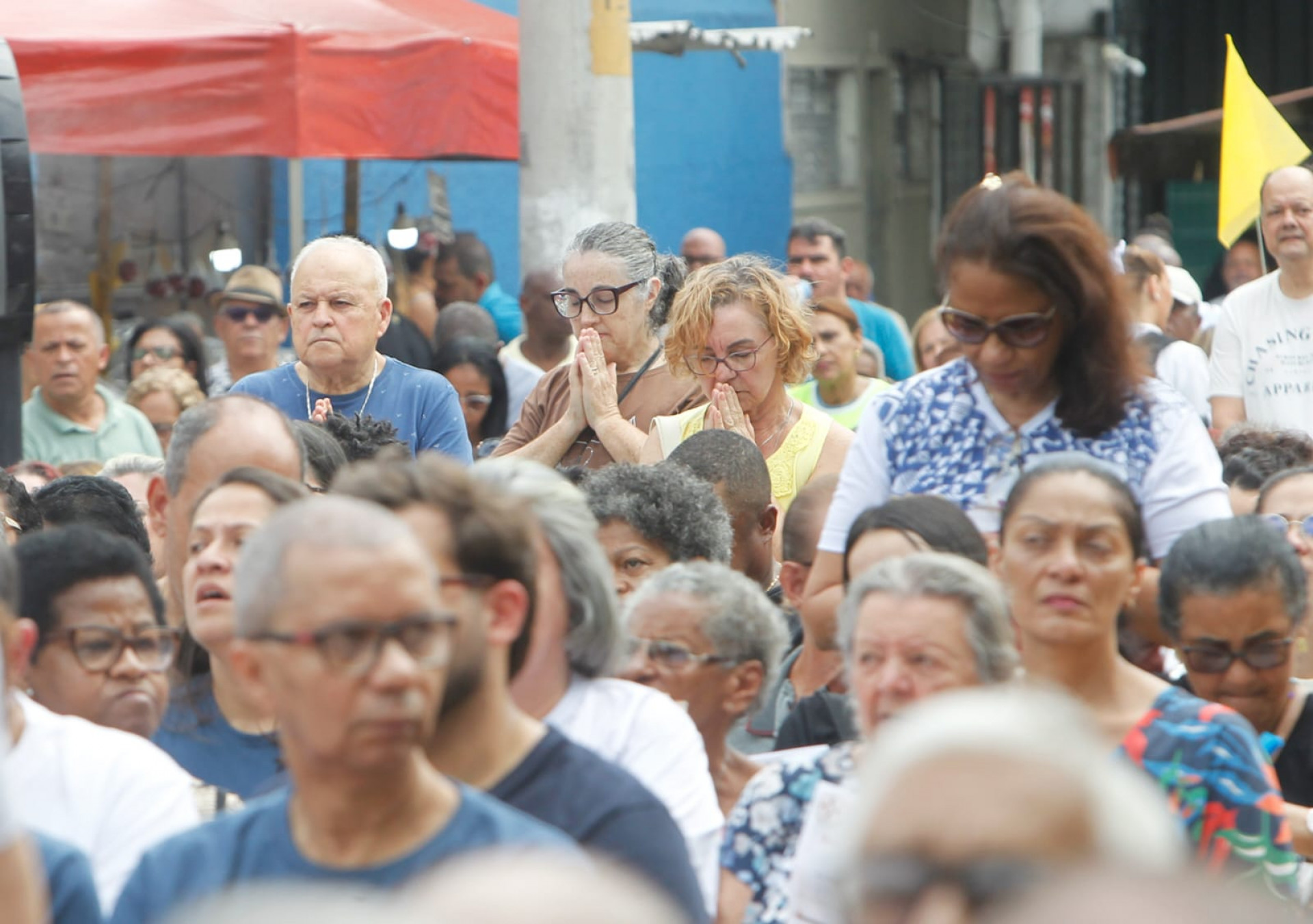 Milhares de fiéis se reuniram na Igreja Matriz de Nossa Senhora da Conceição Aparecida - Reginaldo Pimenta / Agência O Dia