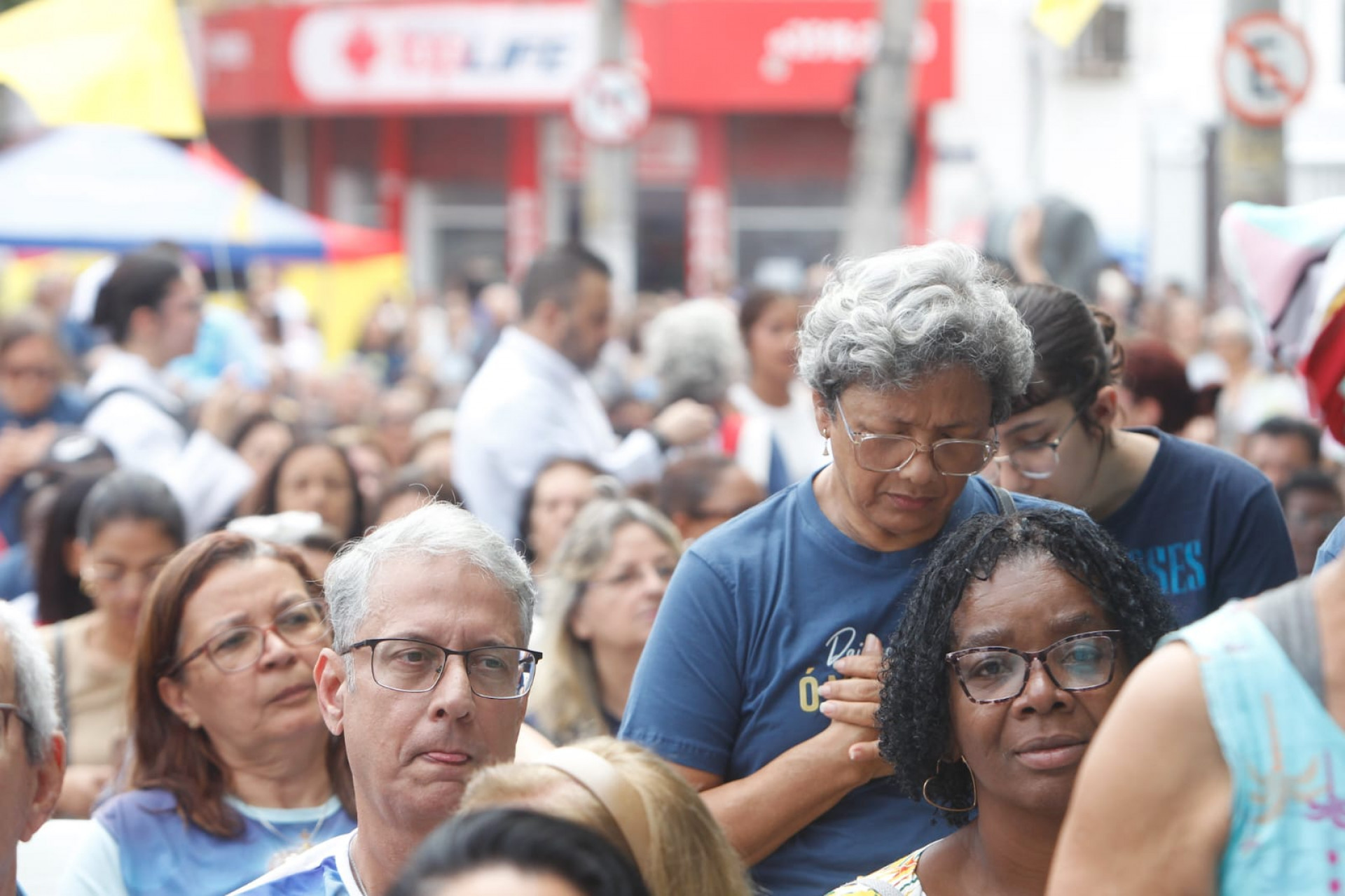 Milhares de fiéis se reuniram na Igreja Matriz de Nossa Senhora da Conceição Aparecida - Reginaldo Pimenta / Agência O Dia