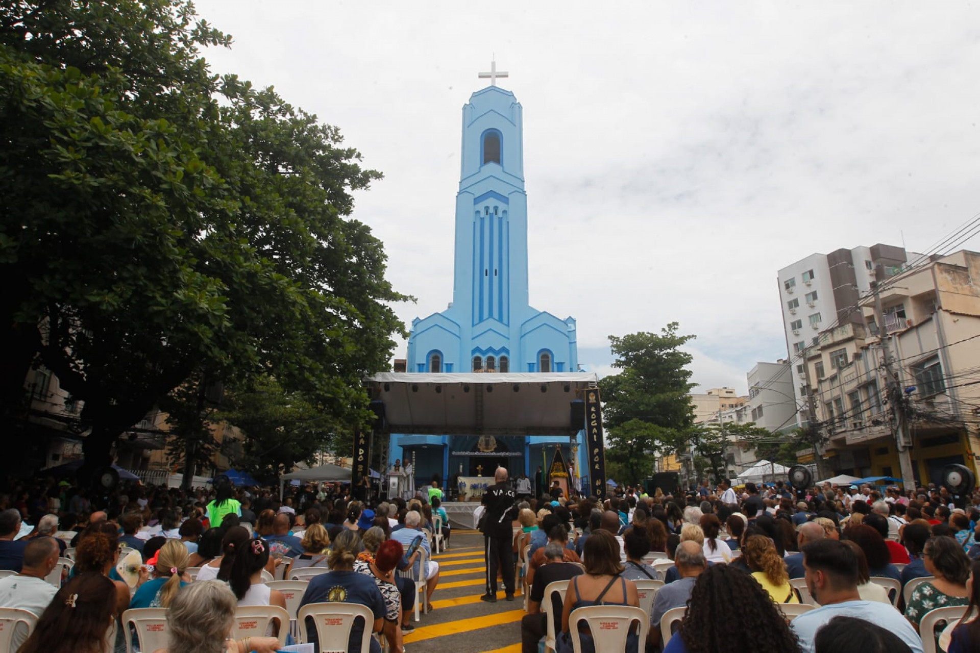 Fiéis lotaram Igreja Matriz de Nossa Senhora da Conceição Aparecida - Reginaldo Pimenta / Agência O Dia