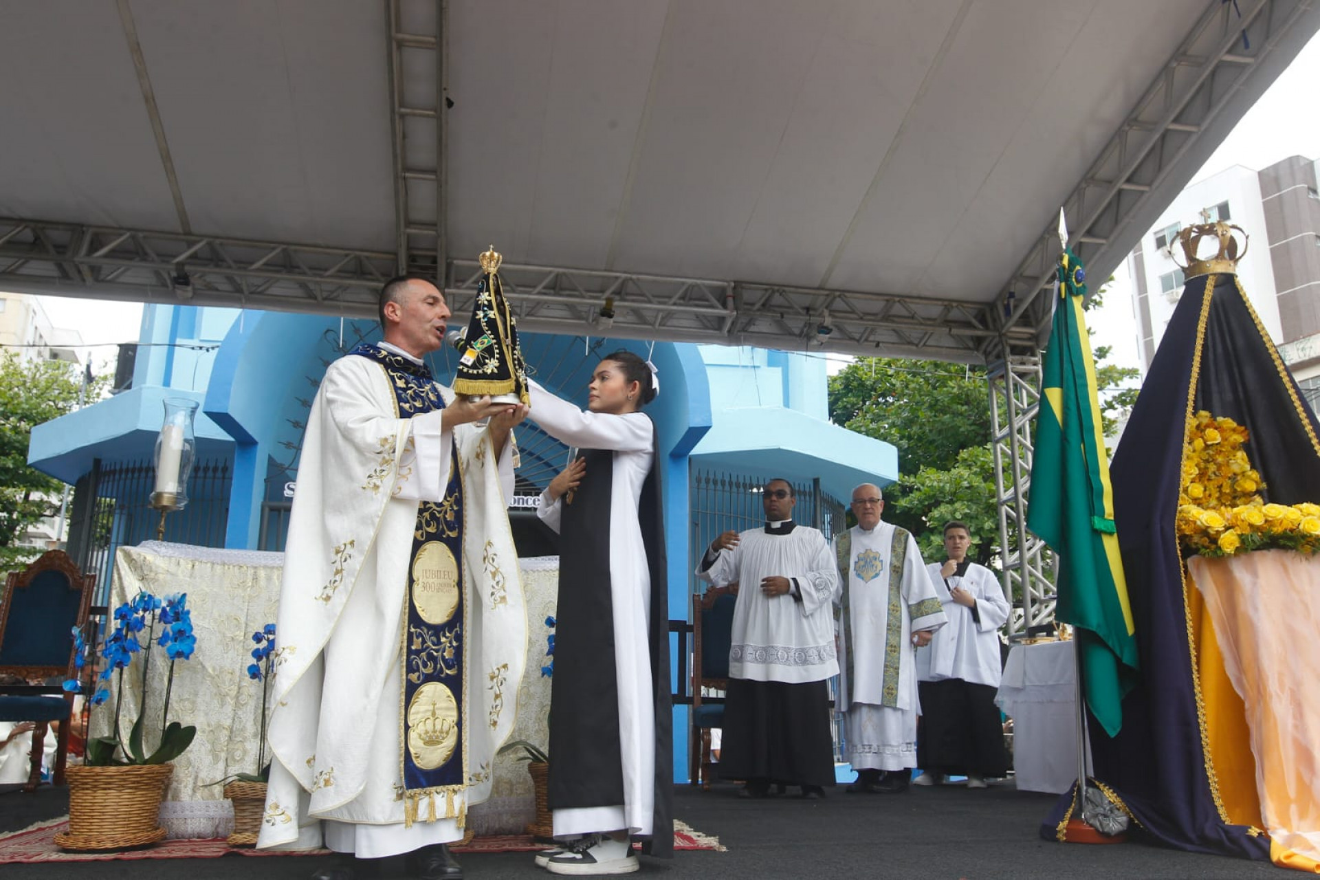 Fiéis lotaram Igreja Matriz de Nossa Senhora da Conceição Aparecida - Reginaldo Pimenta / Agência O Dia