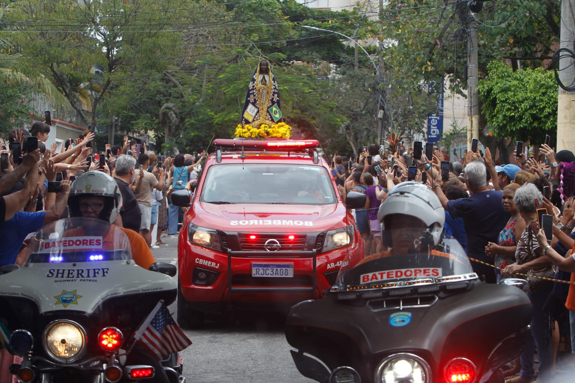 Imagem da Santa chegou com auxílio de batedores na igreja matriz - Reginaldo Pimenta / Agência O Dia