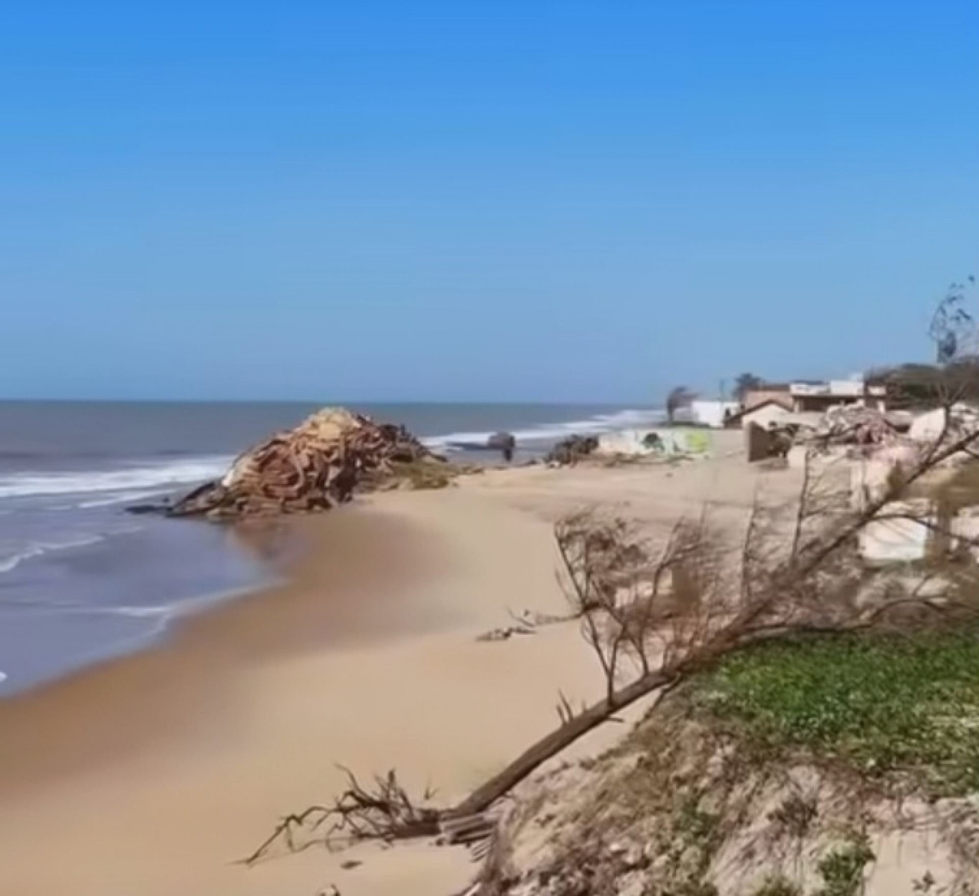 Governo de SJ Barra corre contra relógio para conter erosão