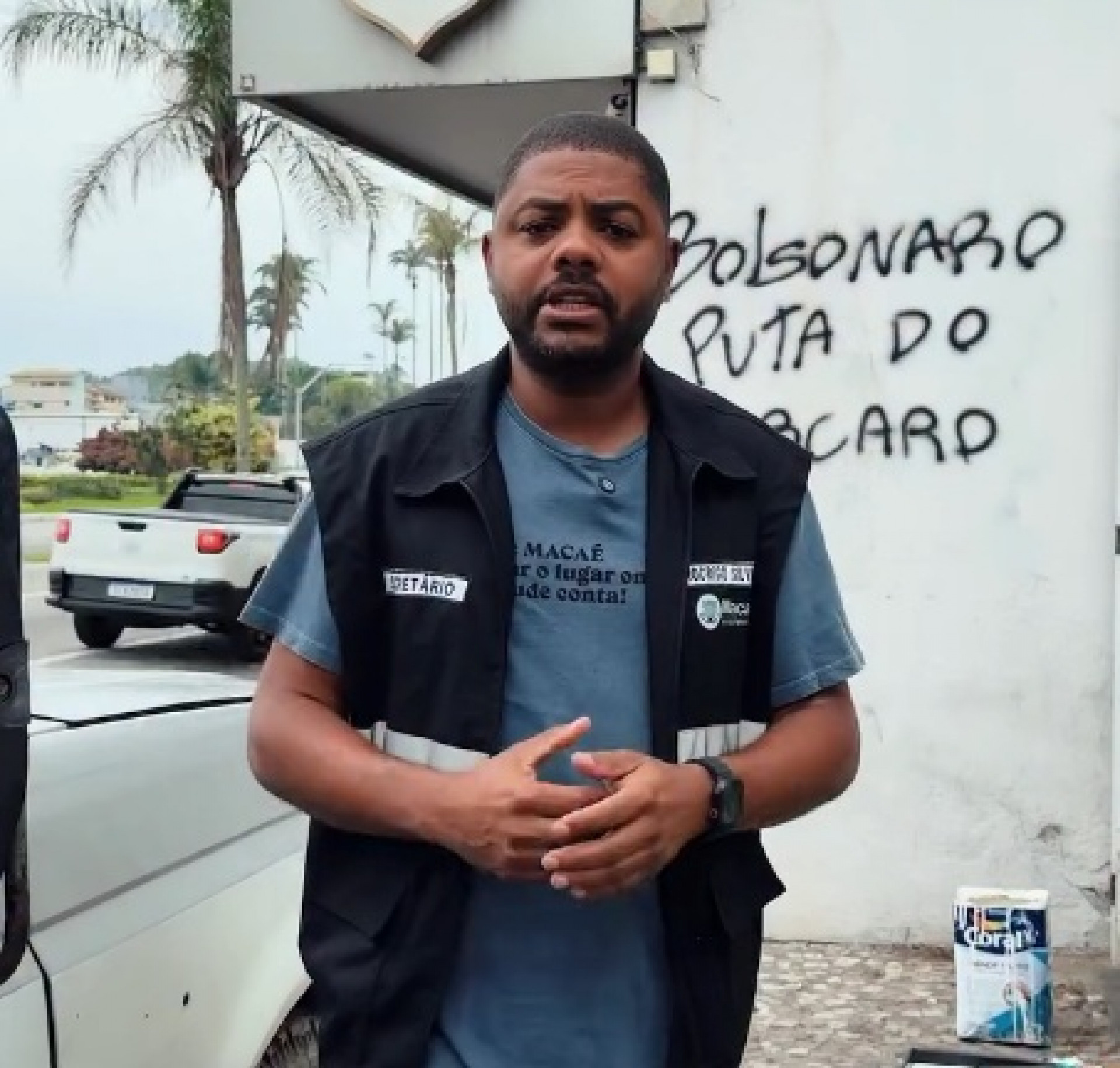 Servi&ccedil;os buscam recuperar os locais atingidos ap&oacute;s caminhada pr&oacute;-Lula; PT condena o vandalismo e anuncia den&uacute;ncia contra suspeito identificado - Foto: Reprodu&ccedil;&atilde;o de V&iacute;deo Rede Social