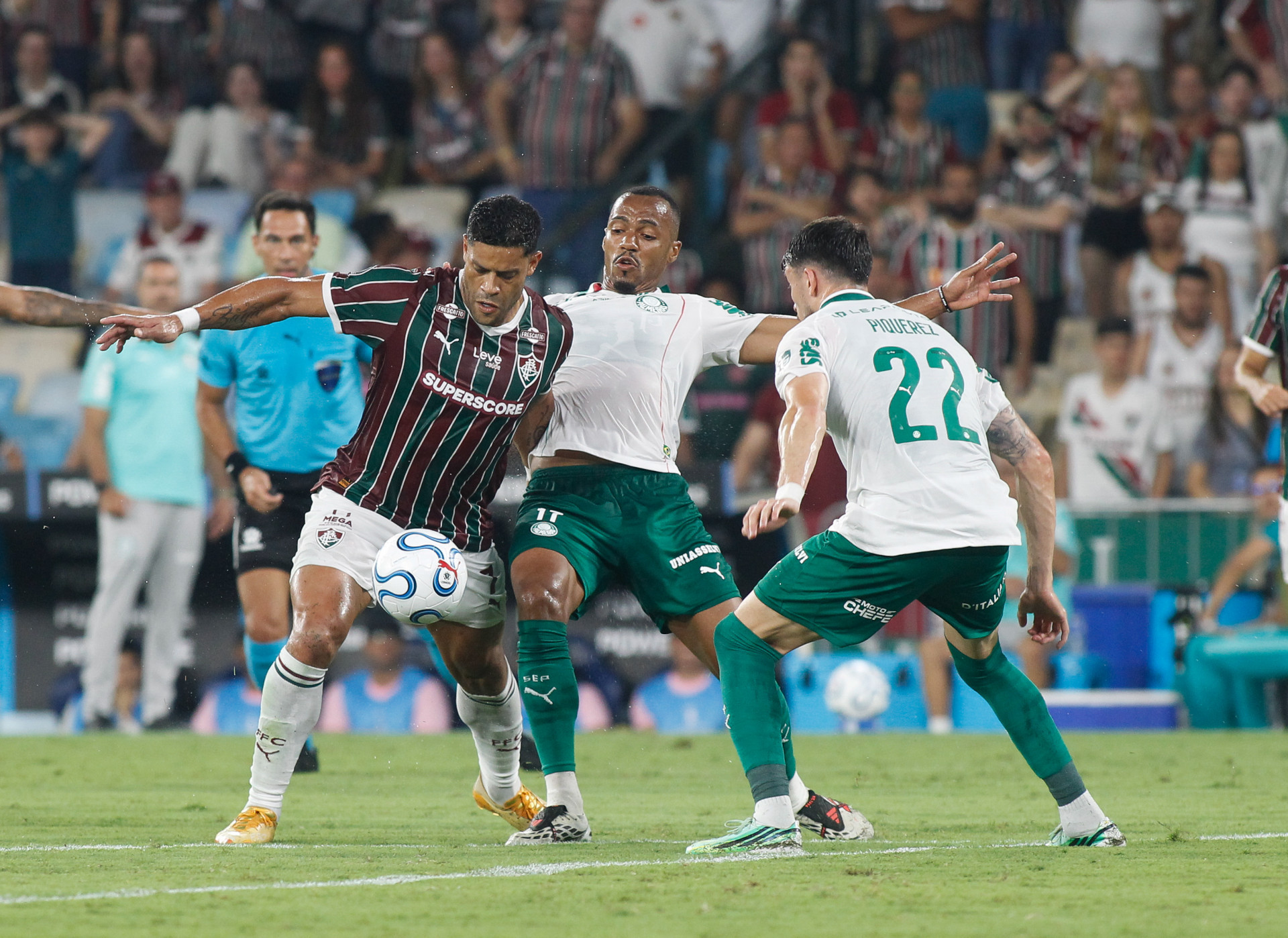 Hulk lamenta chances perdidas, mas vê Fluminense vivo na Libertadores