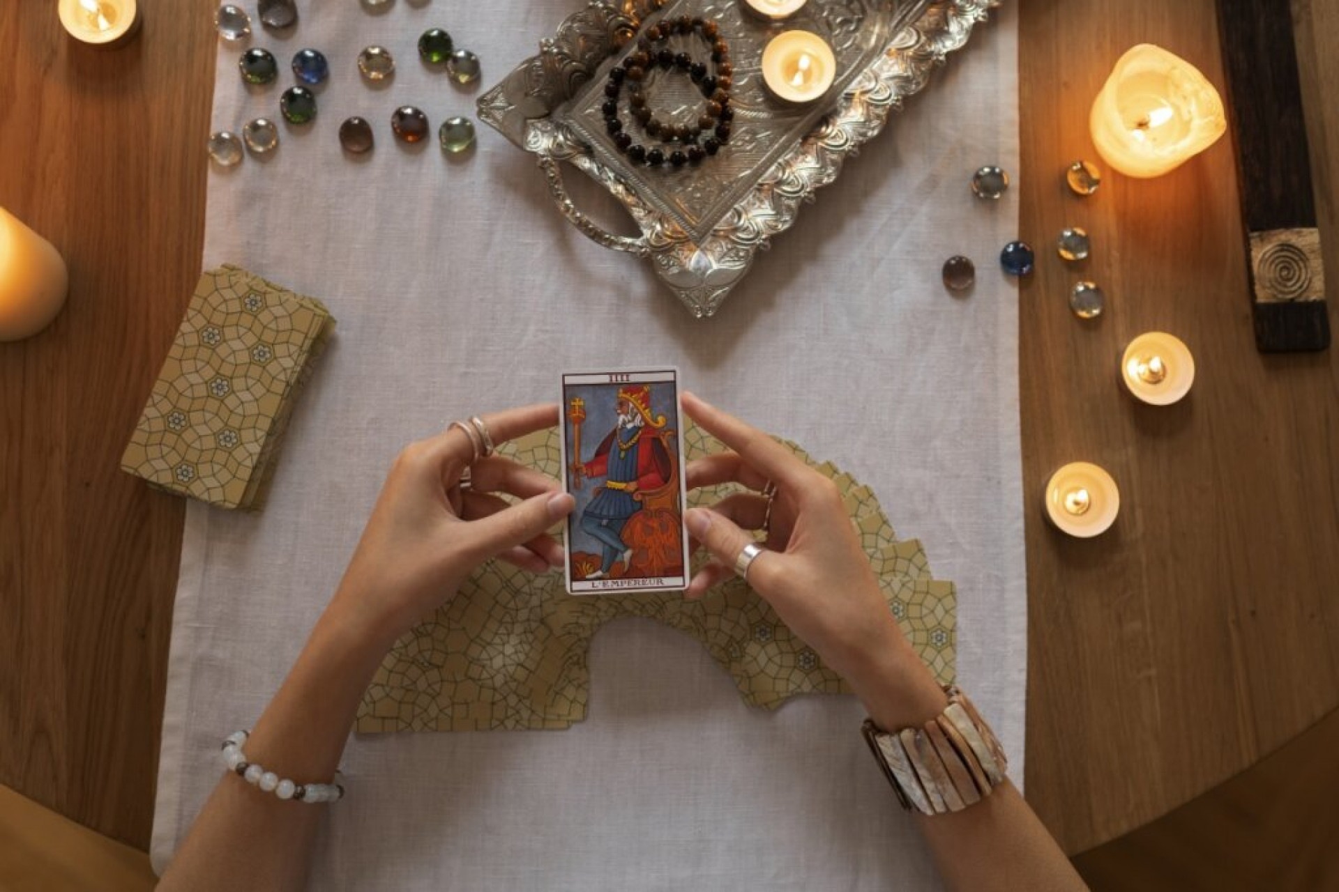 Tarot Sim ou N&atilde;o: ser&aacute; que &eacute; a melhor forma de tirar uma d&uacute;vida?