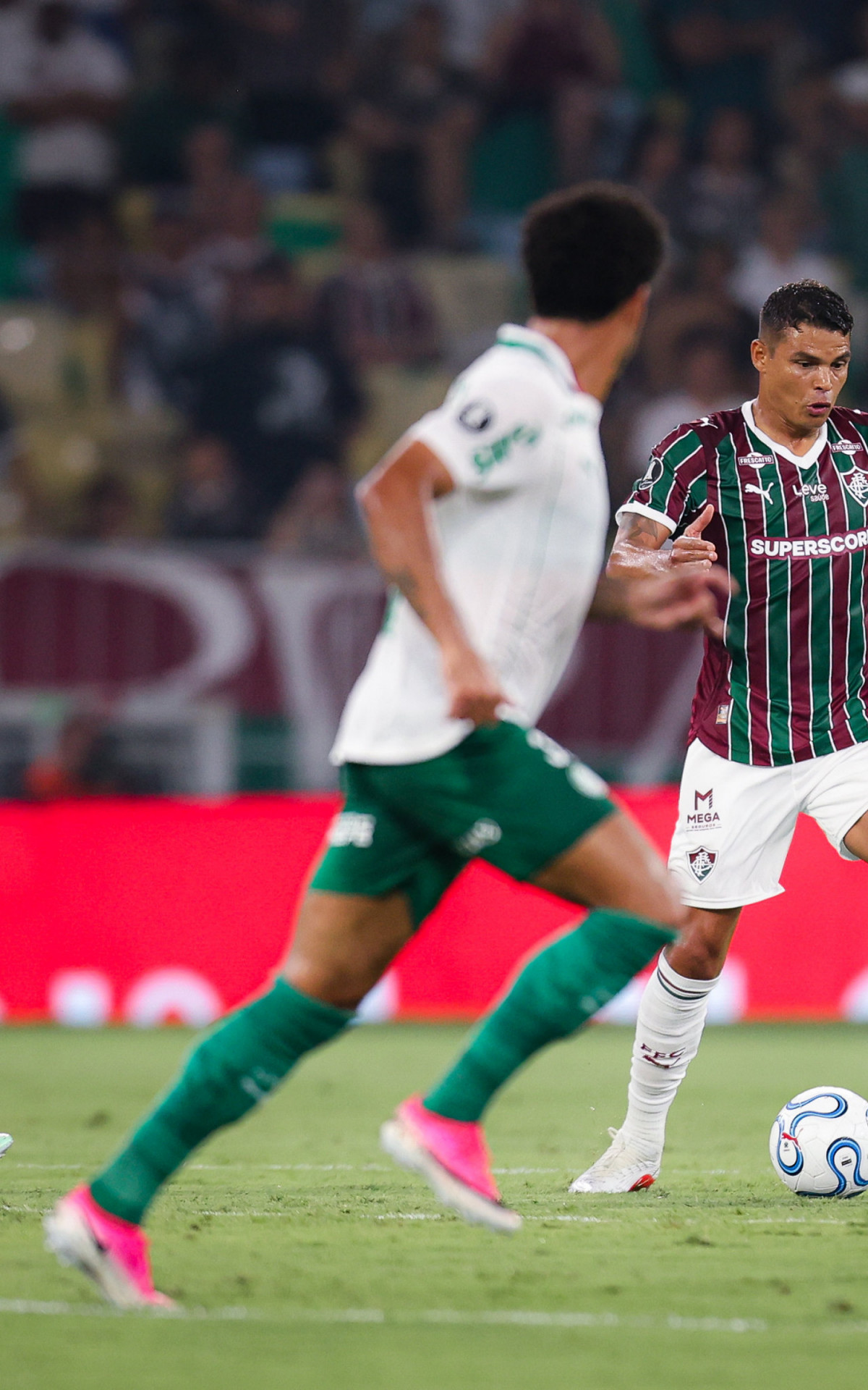 Thiago Silva é sincero sobre gramado do Palmeiras: 'Não gosto'
