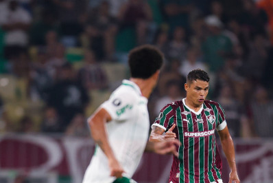 Thiago Silva é sincero sobre gramado do Palmeiras: 'Não gosto'