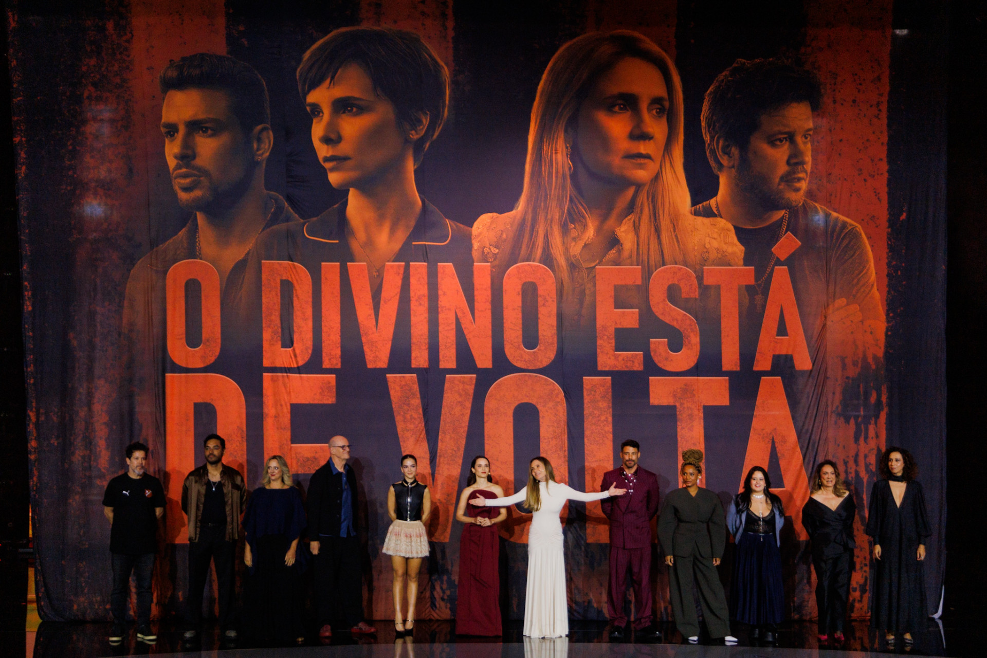 Elenco de 'Avenida Brasil 2' se reuniu em evento da promovido pela emissora  - BrazilNews