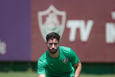 Martinelli sente dores em atividade e segue como dúvida para decisão