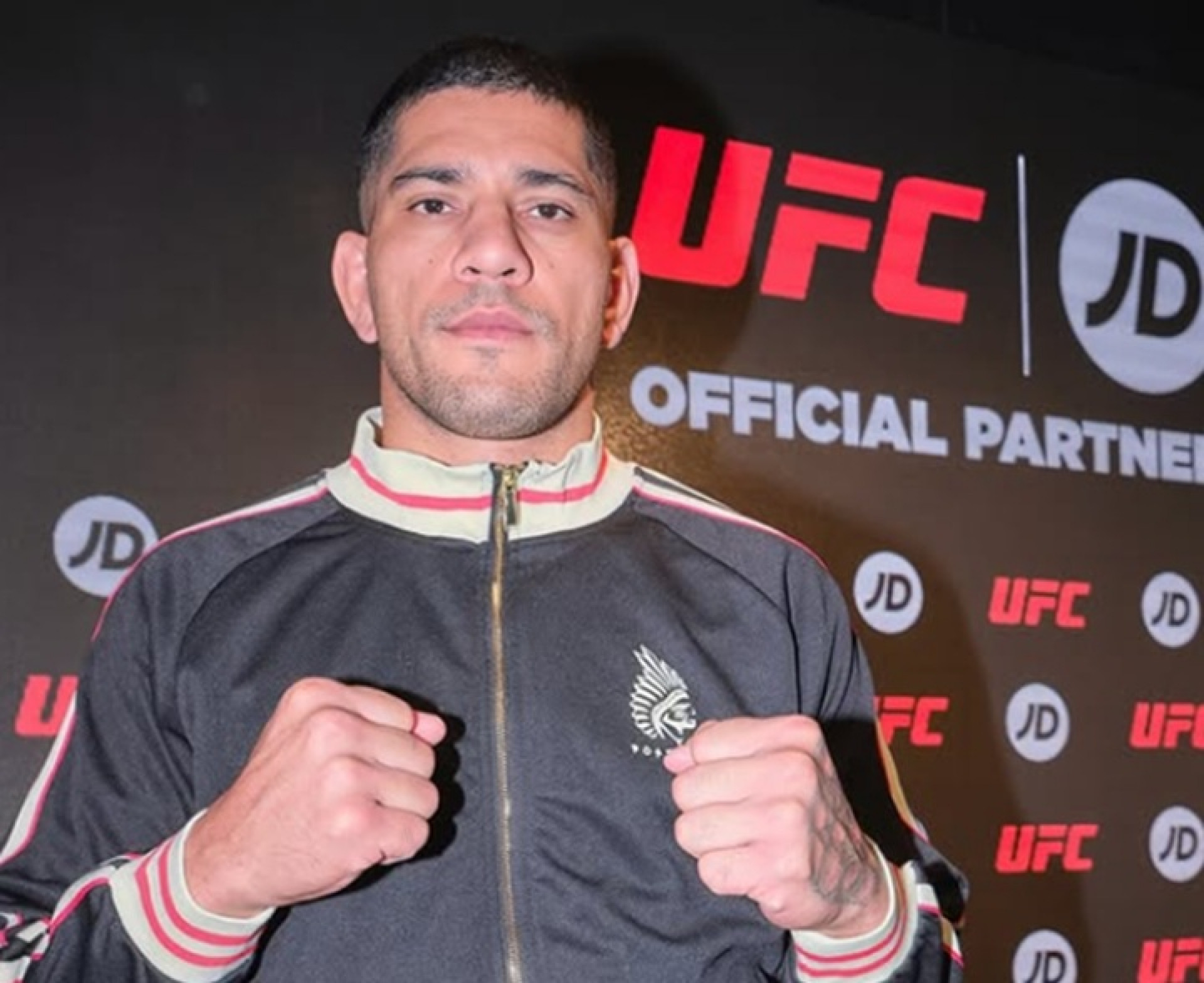 Poatan rebate Valter Walker e questiona trajetória do compatriota no MMA: 'É uma farsa'