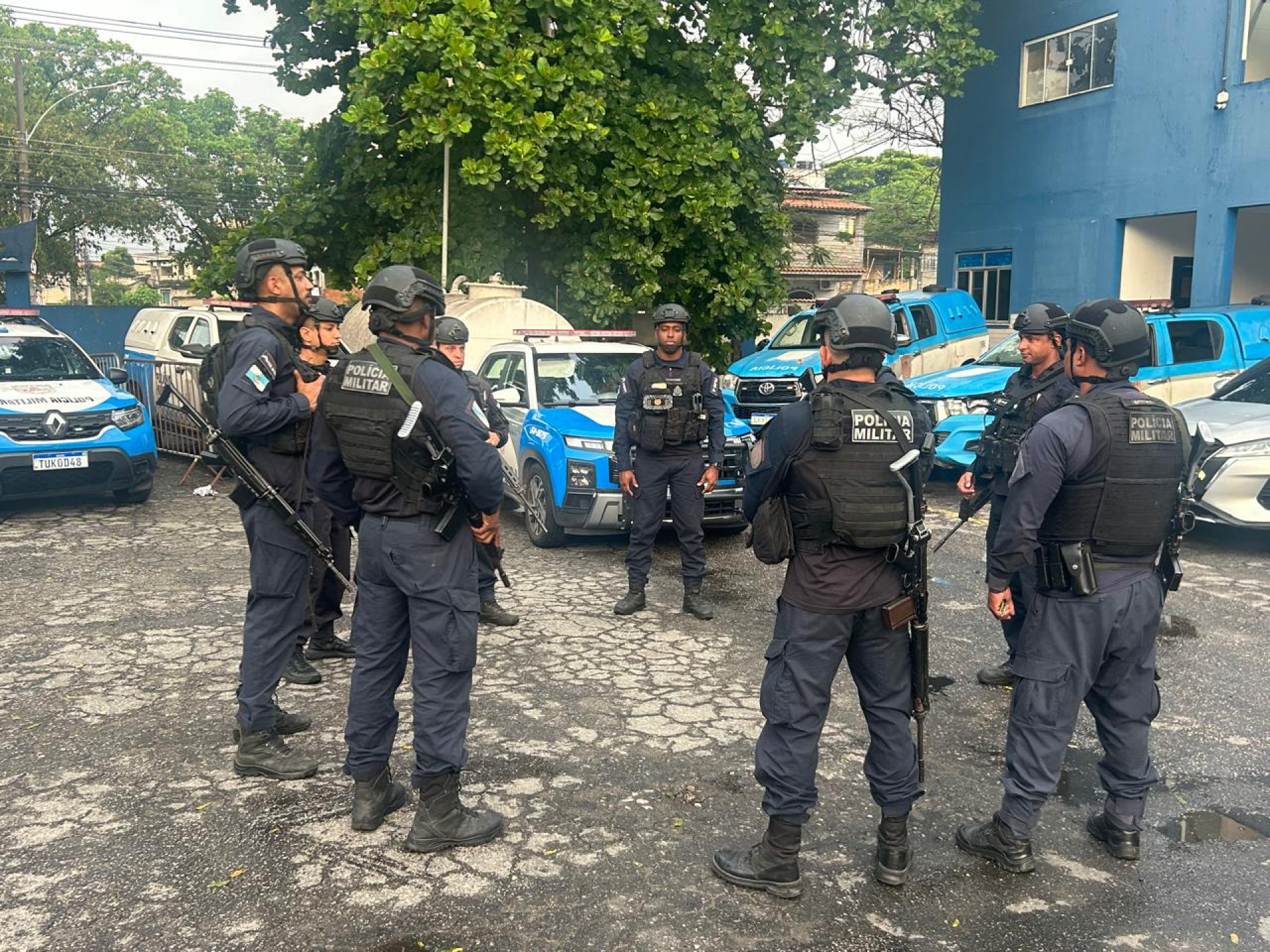 PM realiza operações contra tráfico de drogas em comunidades da Zona Norte