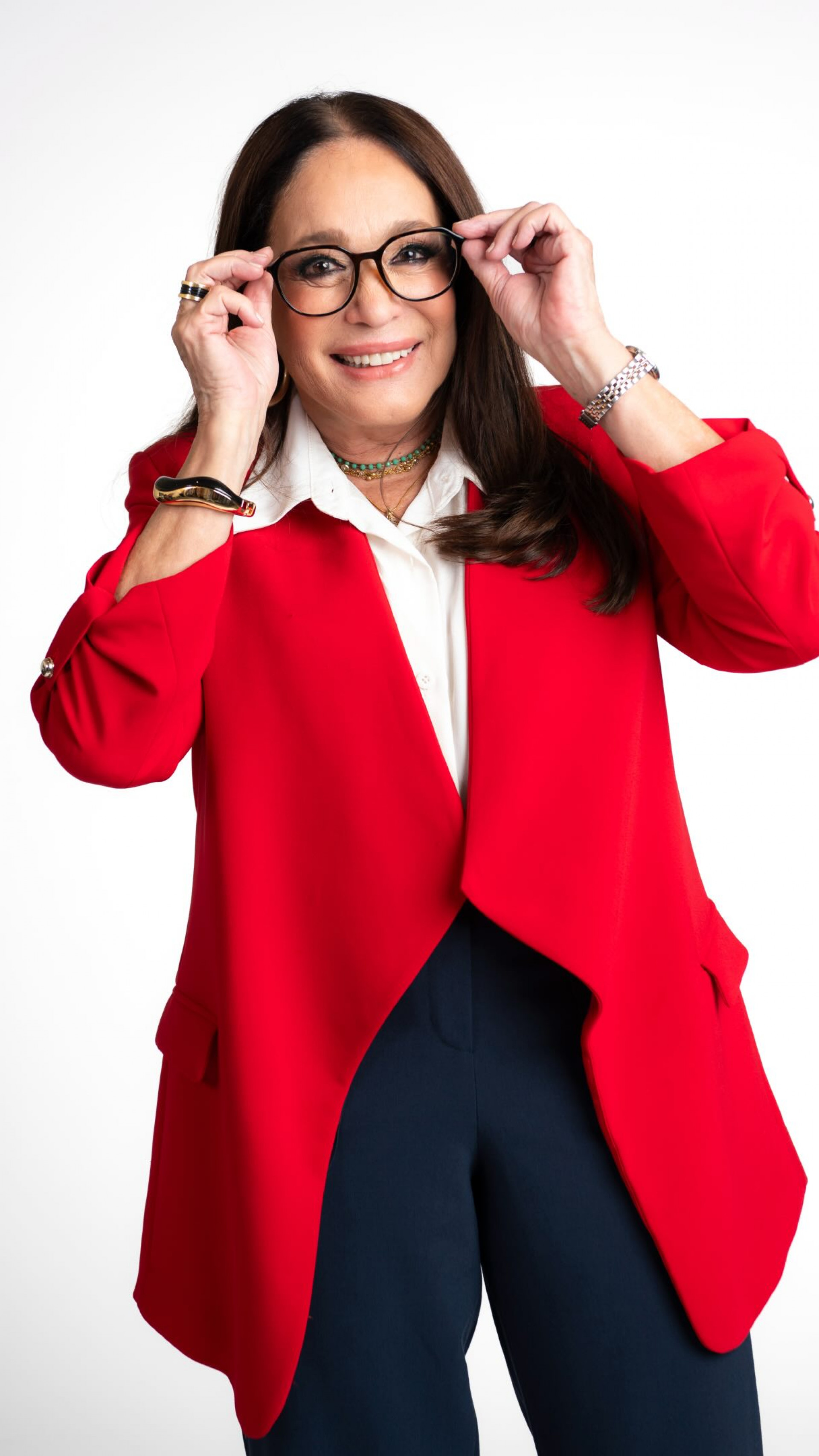 Susana Vieira vira professora de teatro em nova série da Globo