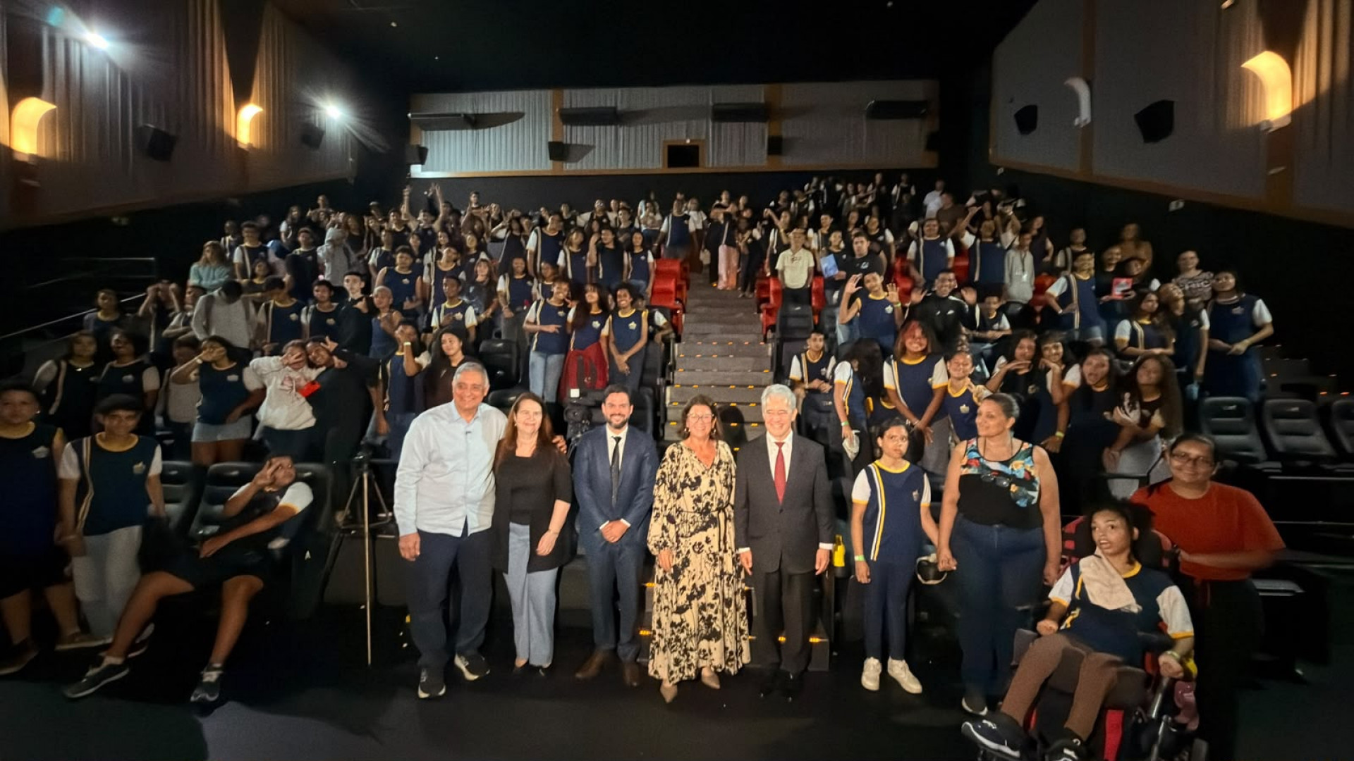 Justiça e democracia entram em cena para 250 estudantes em Rio das Ostras