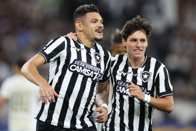 Tiquinho Soares encerra jejum de gols dos centroavantes do Botafogo