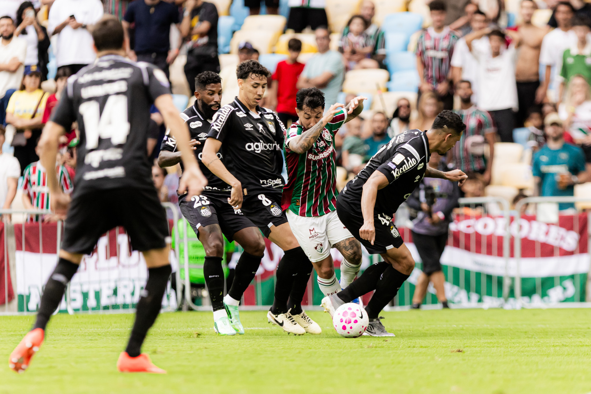 Fluminense enfrentou o Santos, neste domingo (18), no Maracan&atilde;, pelo Brasileir&atilde;o - Marina Garcia/Fluminense