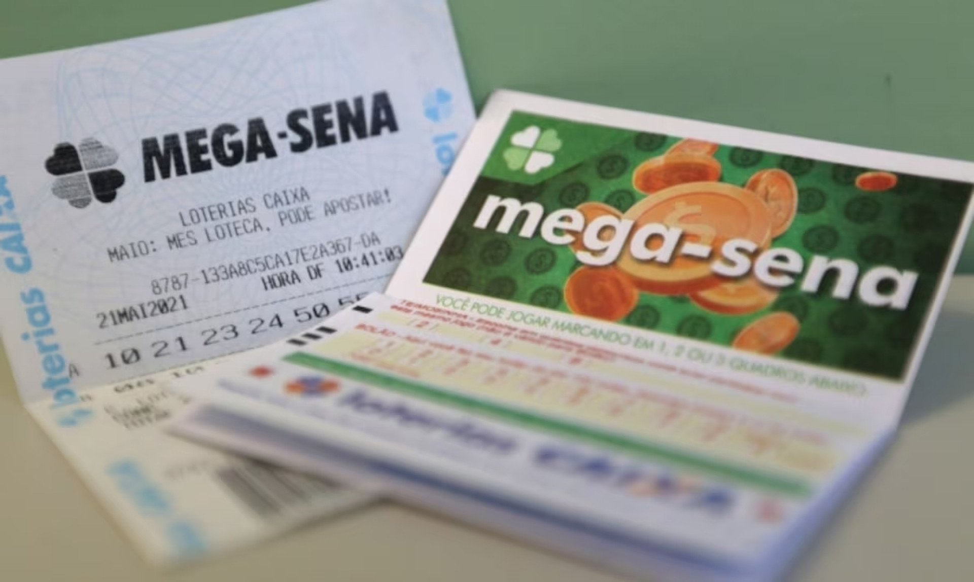 Os n&uacute;meros sorteados foram: 12 - 22 - 41 - 45 - 51 - 52