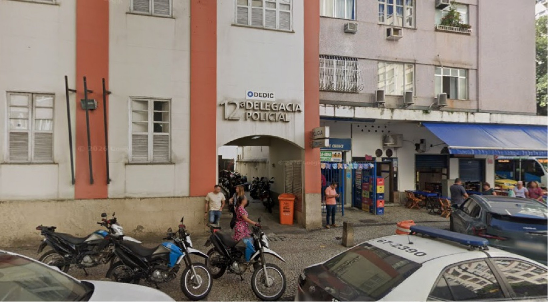 Homem é preso por injúria racial e agressão após briga no Leme