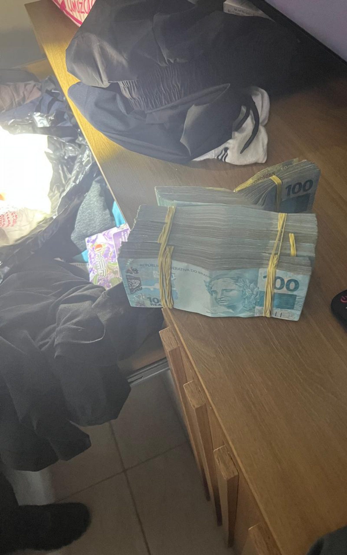 Dinheiro em espécie foram encontrados em imóvel de suspeito, em Tomás Coelho