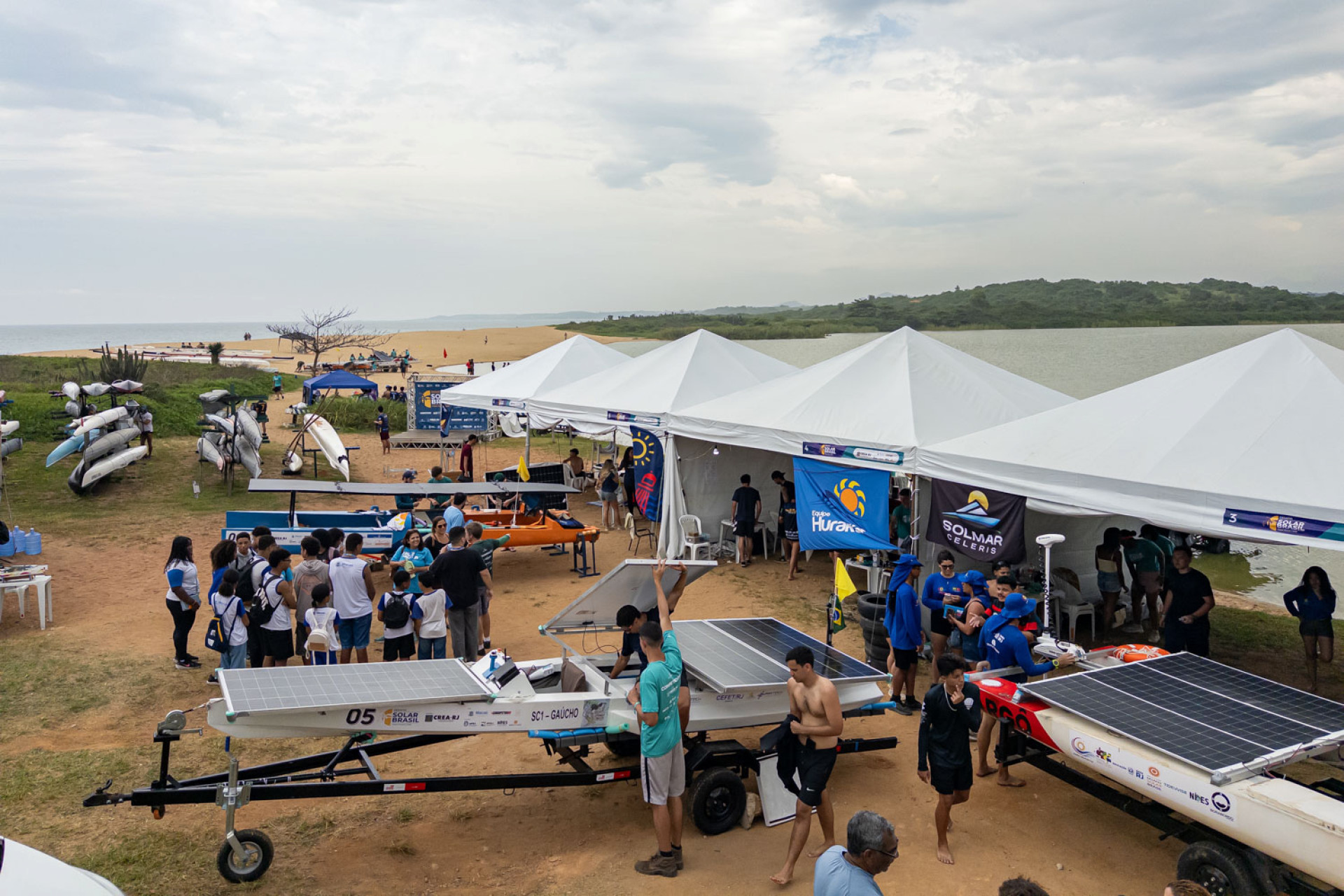 Barcos solares levam estudantes de Macaé da sala de aula à inovação