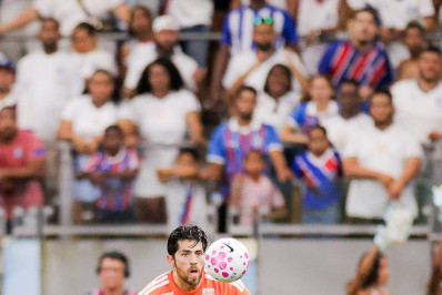 Rossi exalta vitória após 'desgaste emocional' contra Estudiantes