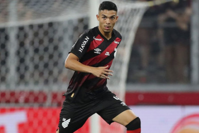 Barcelona demonstra interesse em antigo alvo do Flamengo