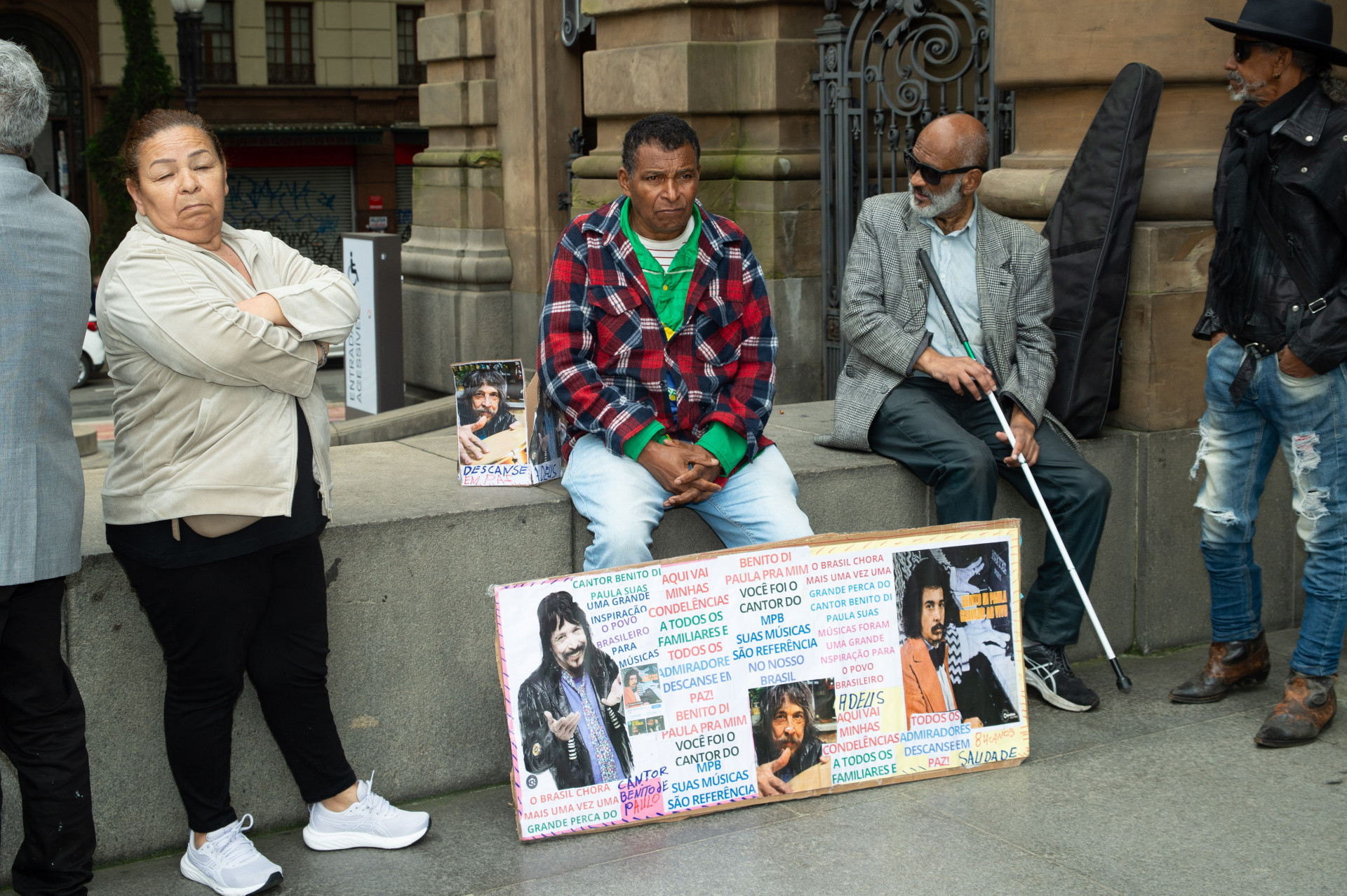 Fãs aguardam em fila para a despedida de Benito de Paula - Eduardo Martins/ Brazil News