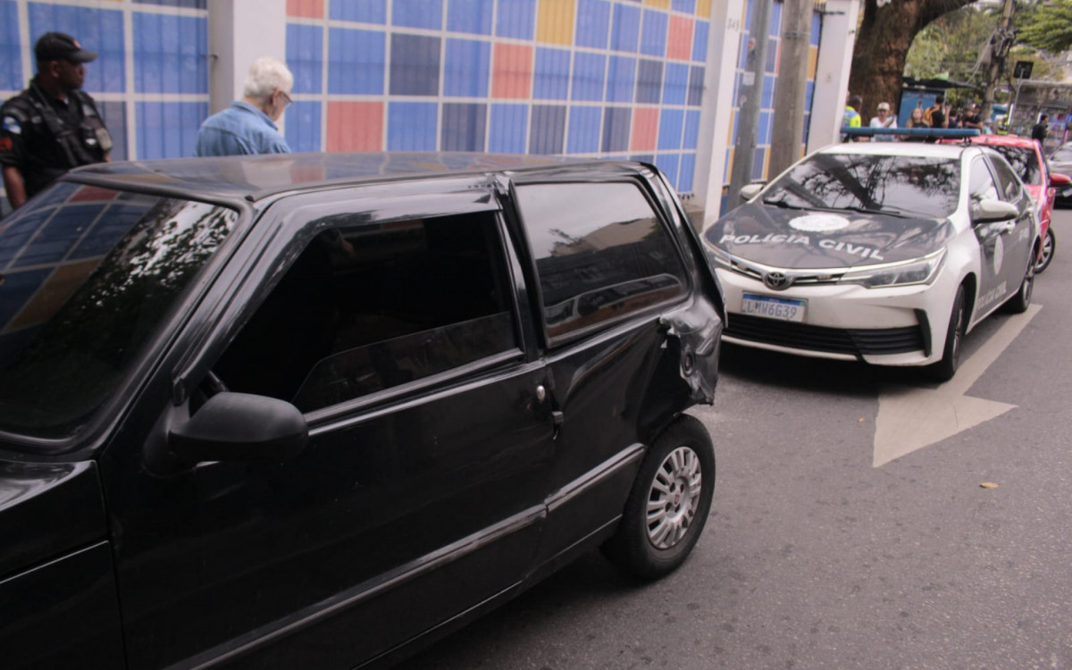 Veículo de Paulo Roberto de Andrade ficou com a traseira destruída