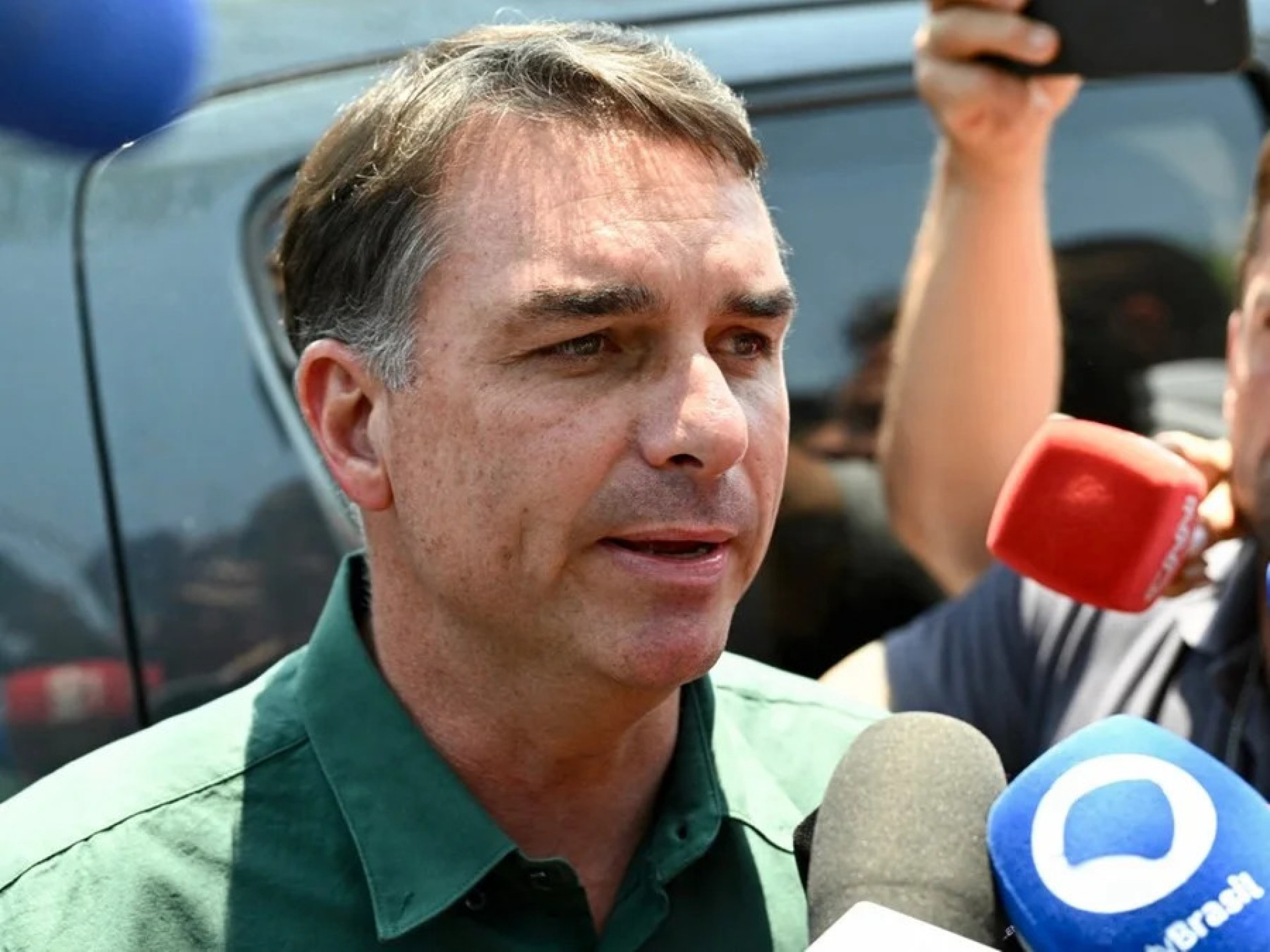 Flávio diz que vai abrir sigilo e levar às 'últimas consequências'