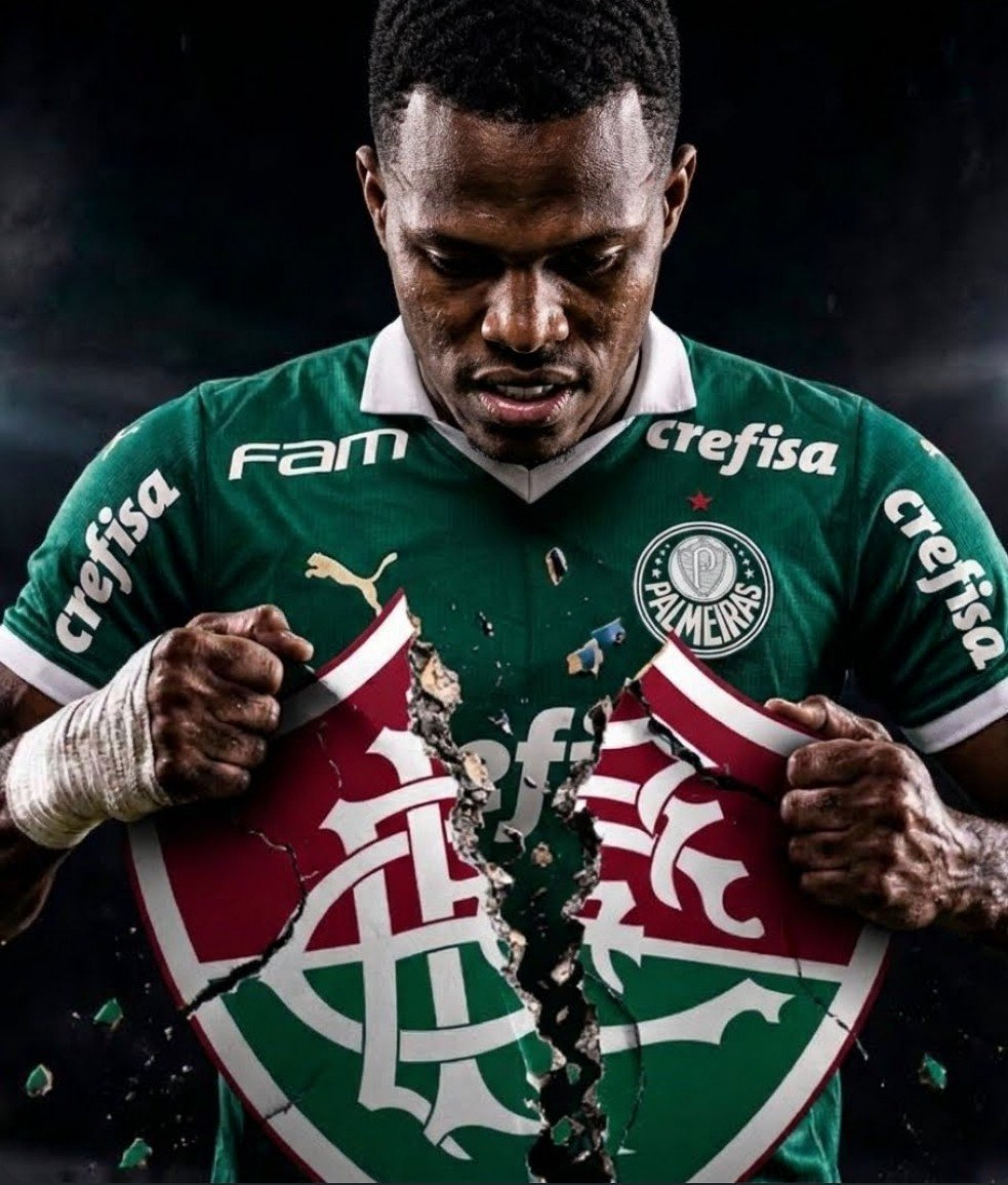 Arias rasgando escudo do Fluminense, em montagem semelhante à de Thiago Mendes que causou polêmica com o Boca Juniors - Reprodução / X