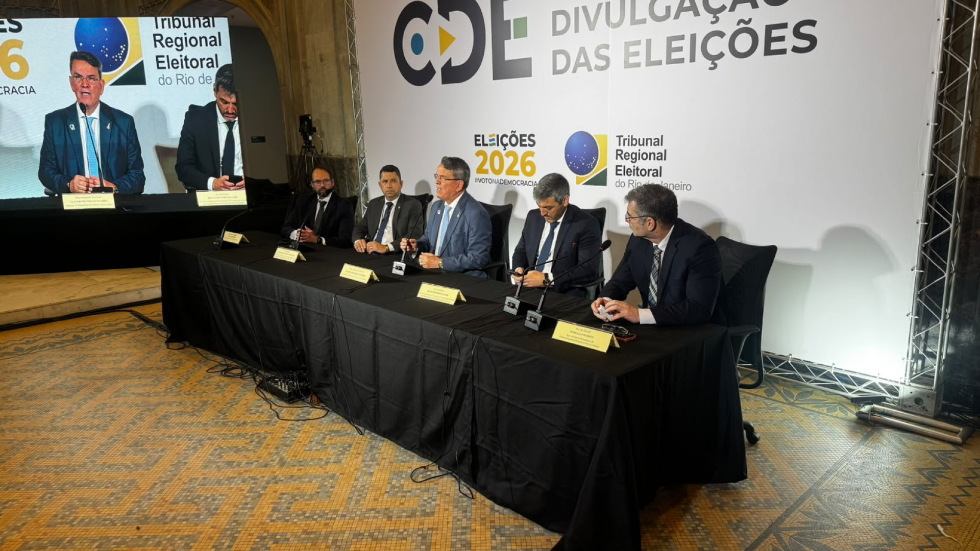 Ju&iacute;zes do TRE-RJ deram coletiva de imprensa na sede do Tribunal, no Centro do Rio
