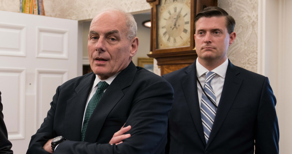 Rob Porter (� direita) trabalhavam com John Kelly, chefe de equipe de Trump na Casa Branca