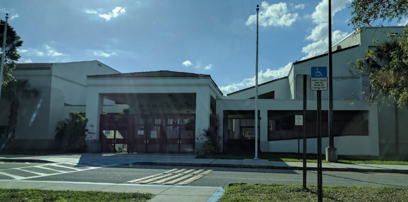 Atirador invadiu escola e deixou ao menos 17 mortos - Reprodu&ccedil;&atilde;o / Google Maps