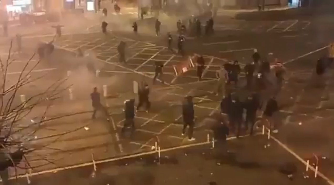 Momento de confusão nos arredores do estádio - Reprodução