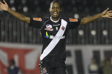 Ídolo do Vasco, Dedé anuncia aposentadoria do futebol