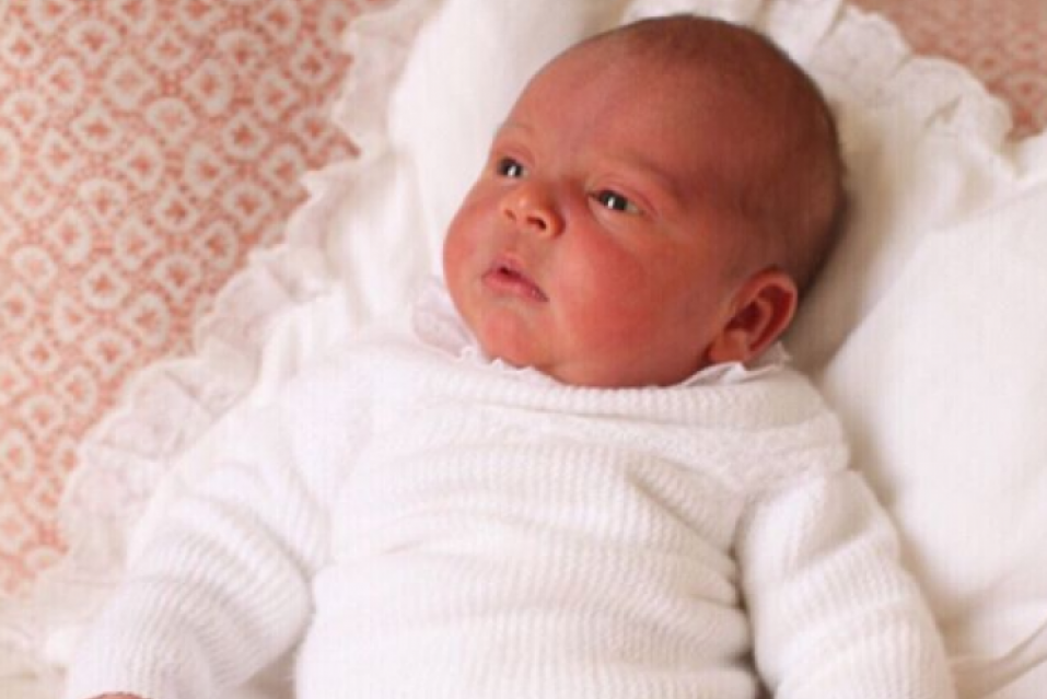 Foto toirada por Kate Middleton e pelo Pr�ncipe William no dia 26 de abril, tr�s dias ap�s o nascimento de Louis 