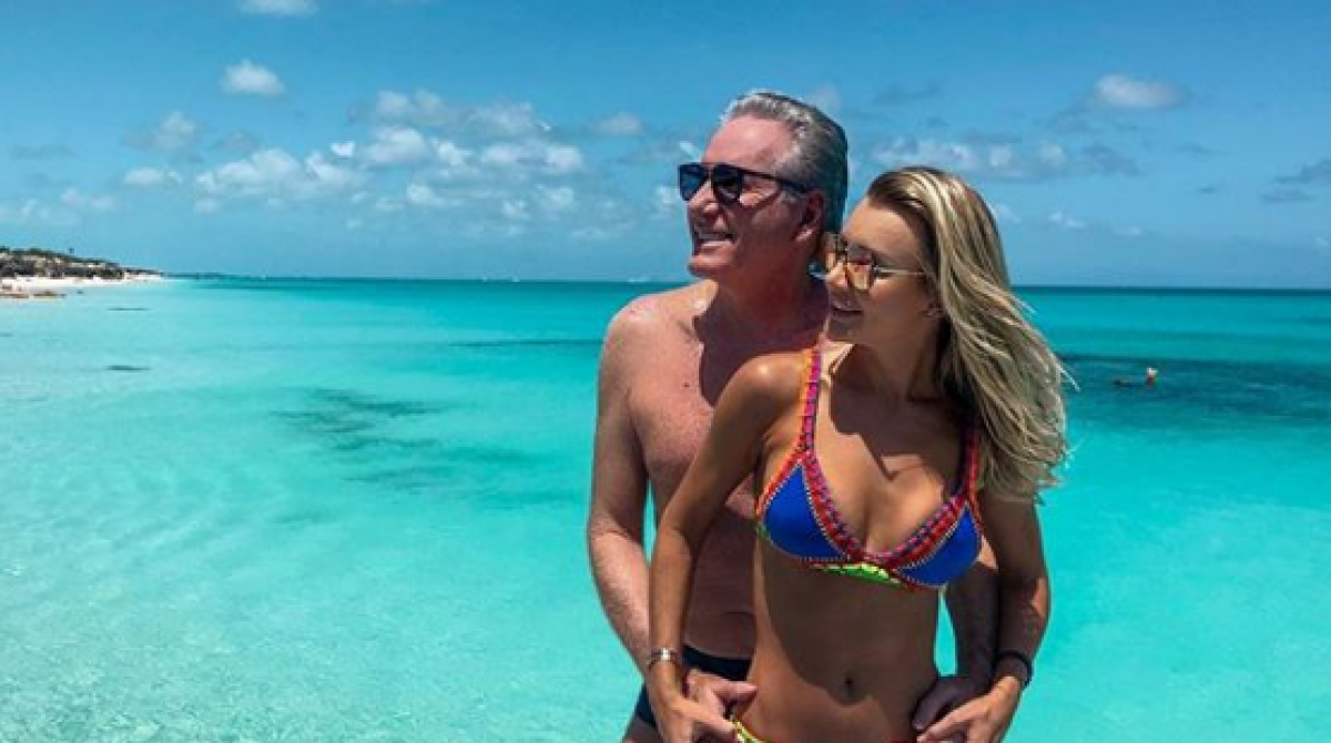 Ana Paula Siebert exibe corpão nas Ilhas Turcas e Caicos