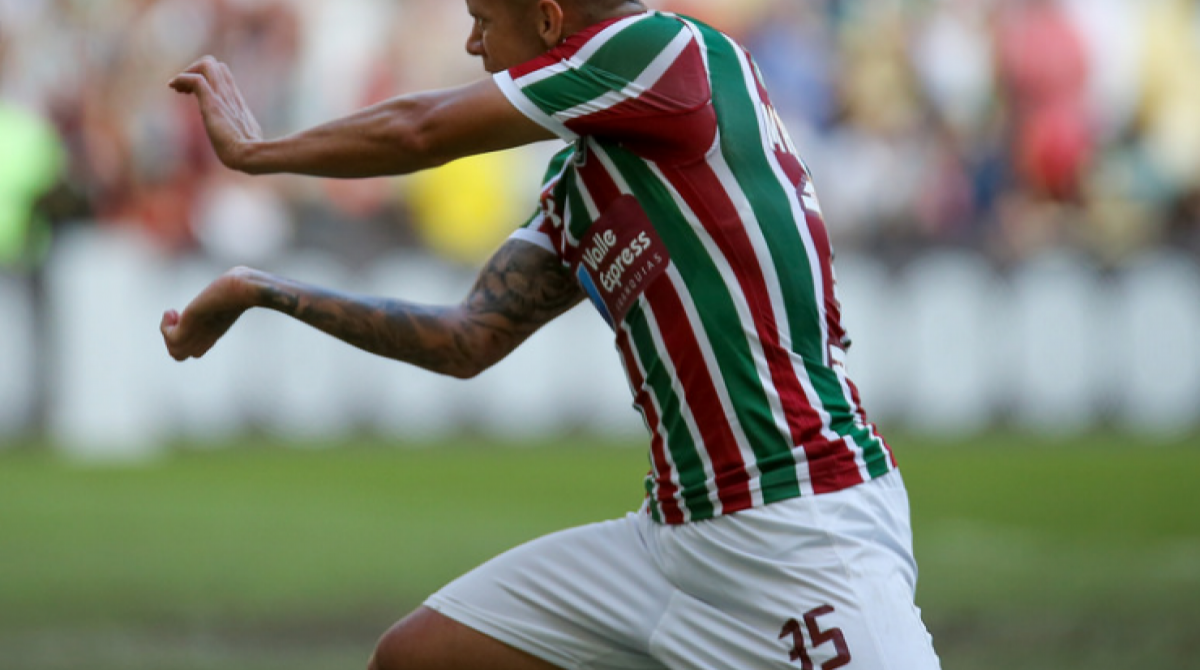 Fluminense vence a Chape por 3 a 1 com gols de Pedro e Marcos Jr.