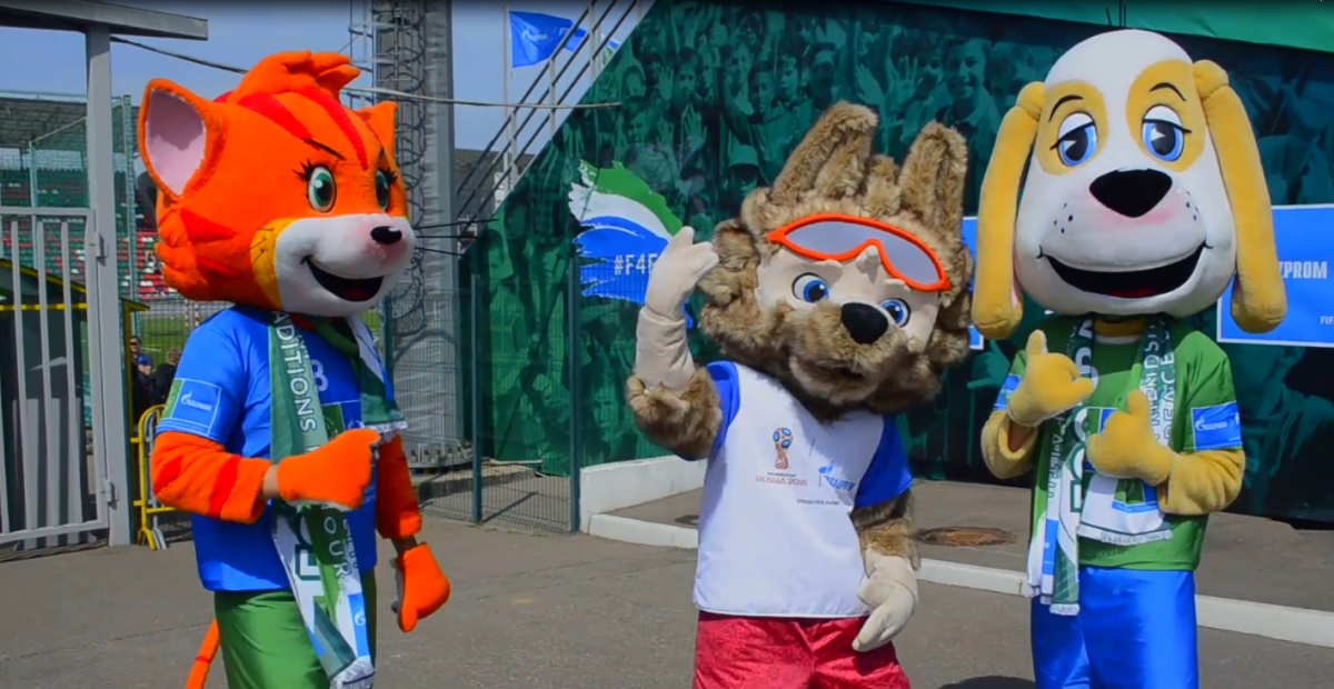 Mascotes presentes no evento.