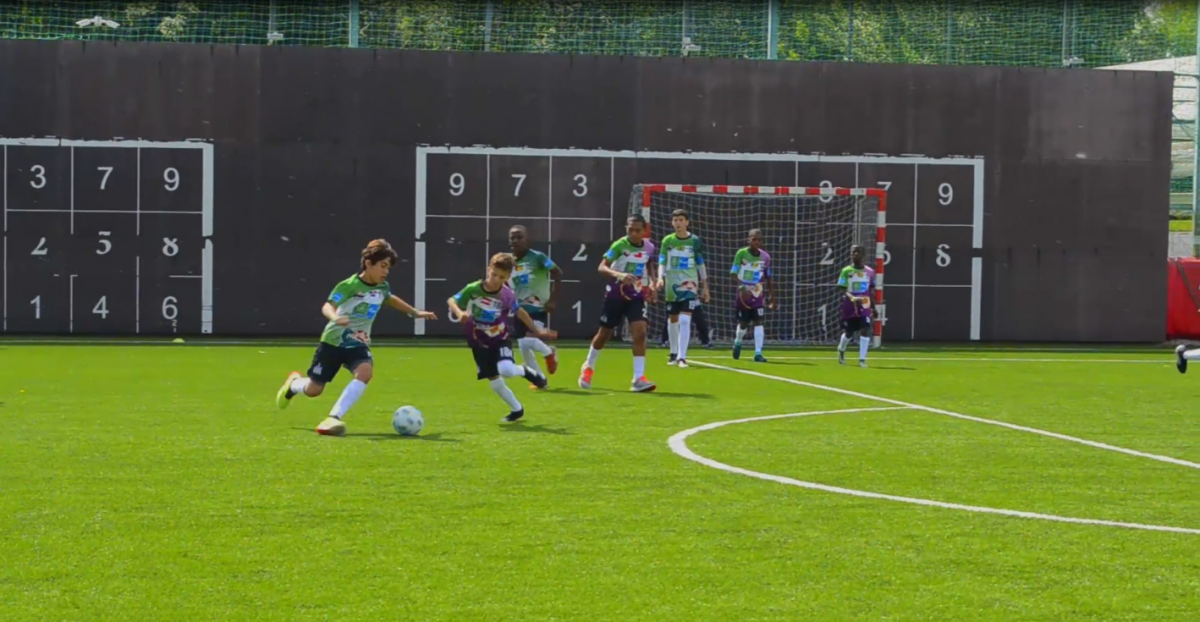 Imagem do evento F4F. Além do torneio, os meninos e meninas participam nessa quarta-feira de fórum que discute os valores eleitos por cada um para melhorar o mundo.