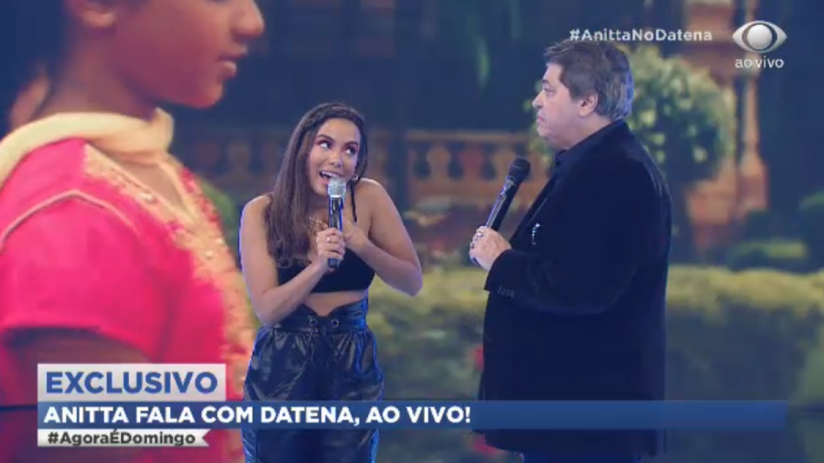 Anitta se esquiva de cantar 'Medicina' no programa de Datena - Reprodução