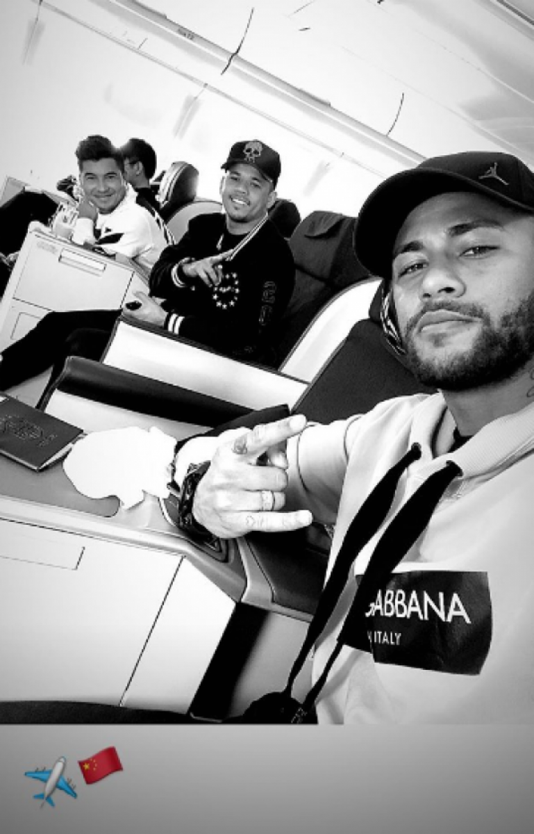 Neymar pode estar a caminho da China para se juntar ao elenco do Paris Saint-Germain
