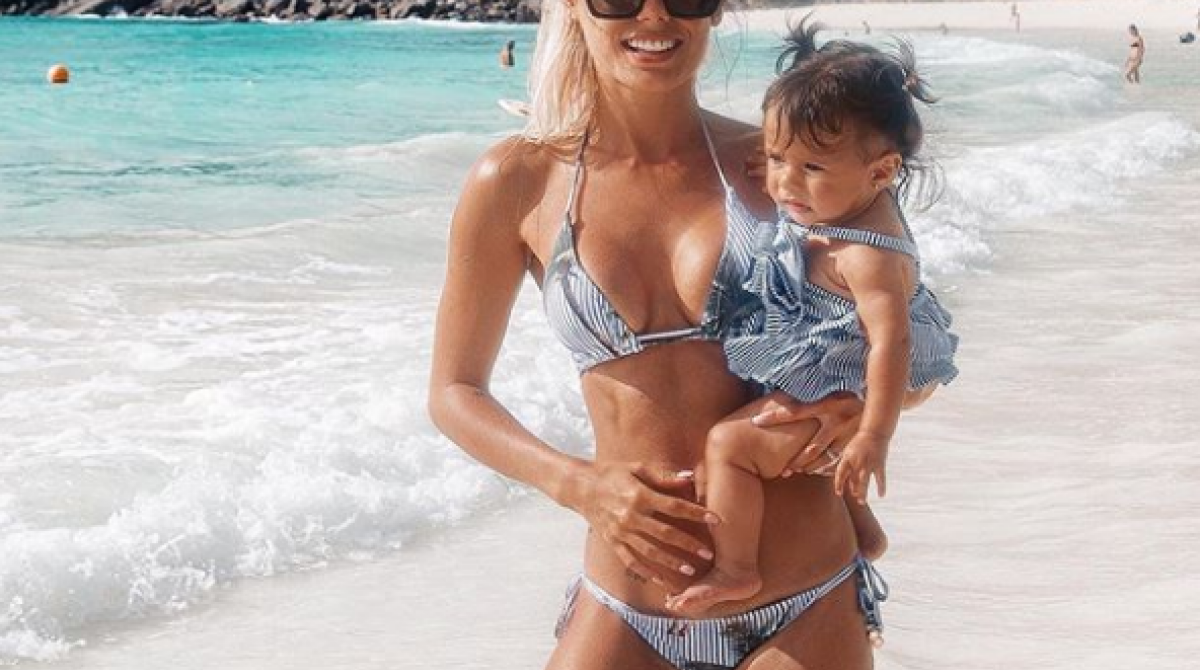 Carol Cabrino, esposa de Marquinhos, faz sucesso nas redes sociais com sua boa forma