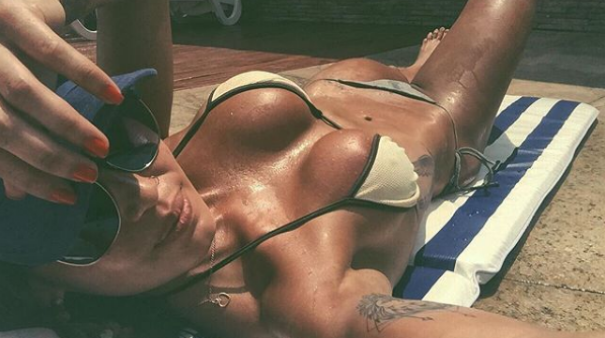 Aline Calan se aposentou do futebol feminino para focar no jornalismo e faz sucesso nas redes sociais - Reprodução