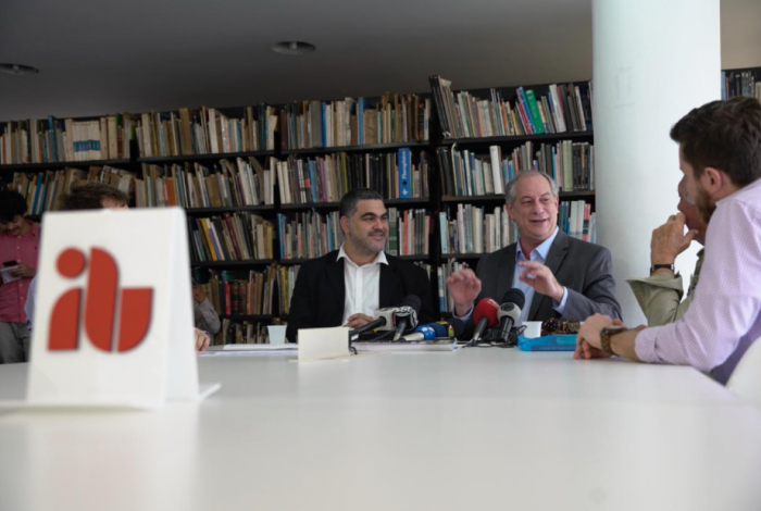 Ciro Gomes em encontro no Instituto dos Arquitetos do Brasil (IAB), em São Paulo Ciro Gomes em encontro no Instituto dos Arquitetos do Brasil (IAB), em São Paulo